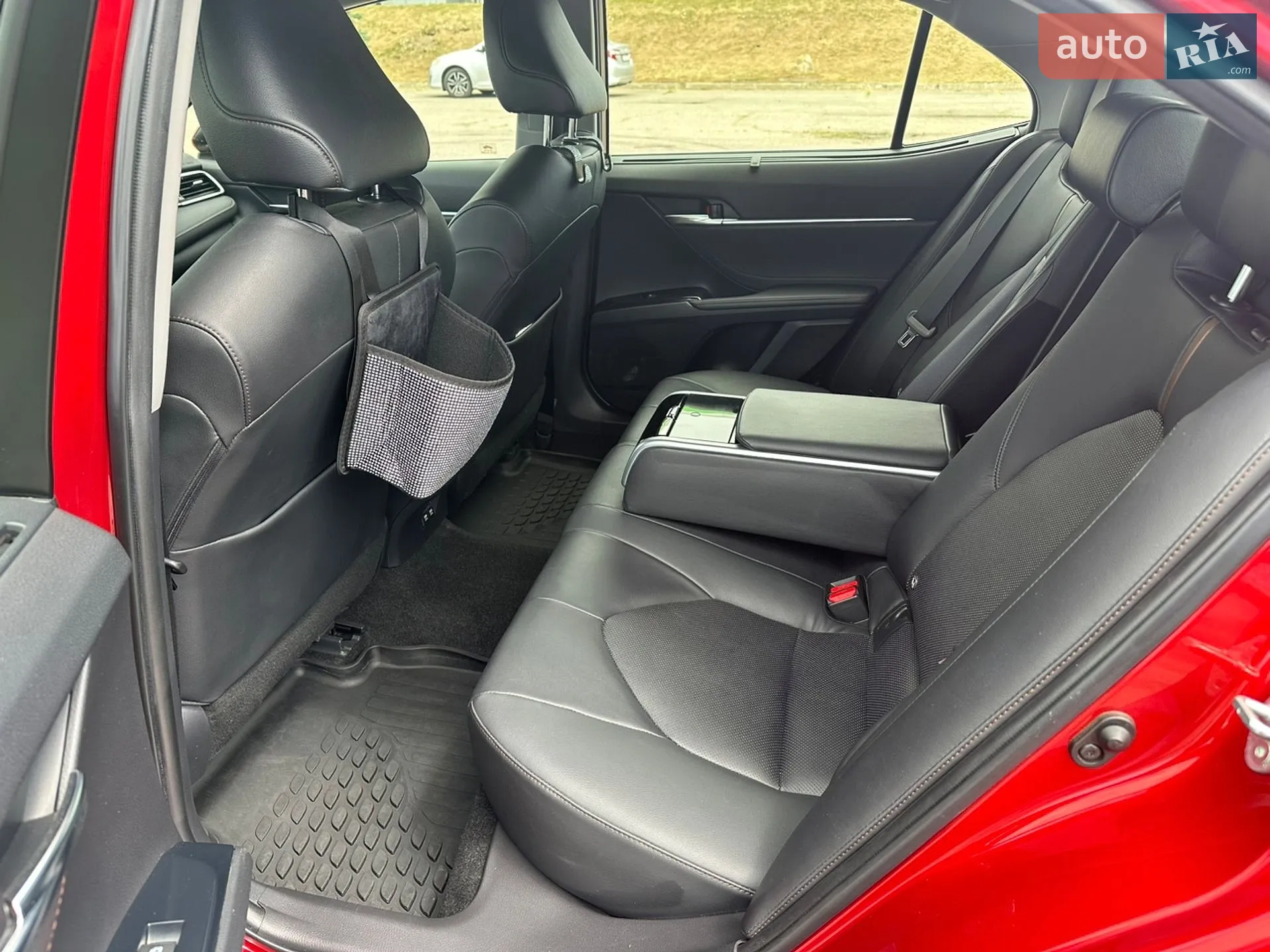 2018 Toyota Camry - мініатюра 12