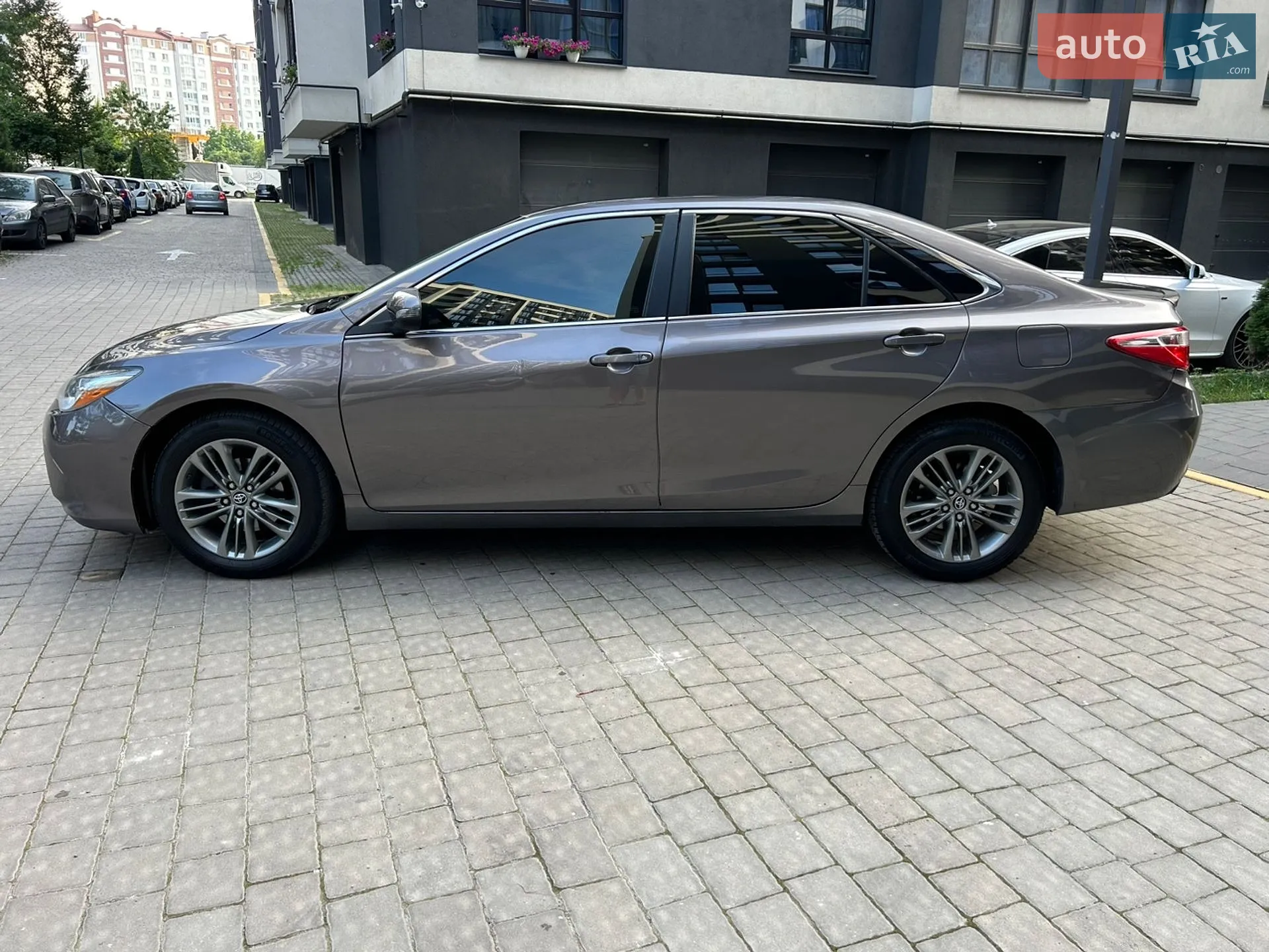 2016 Toyota Camry - мініатюра 10