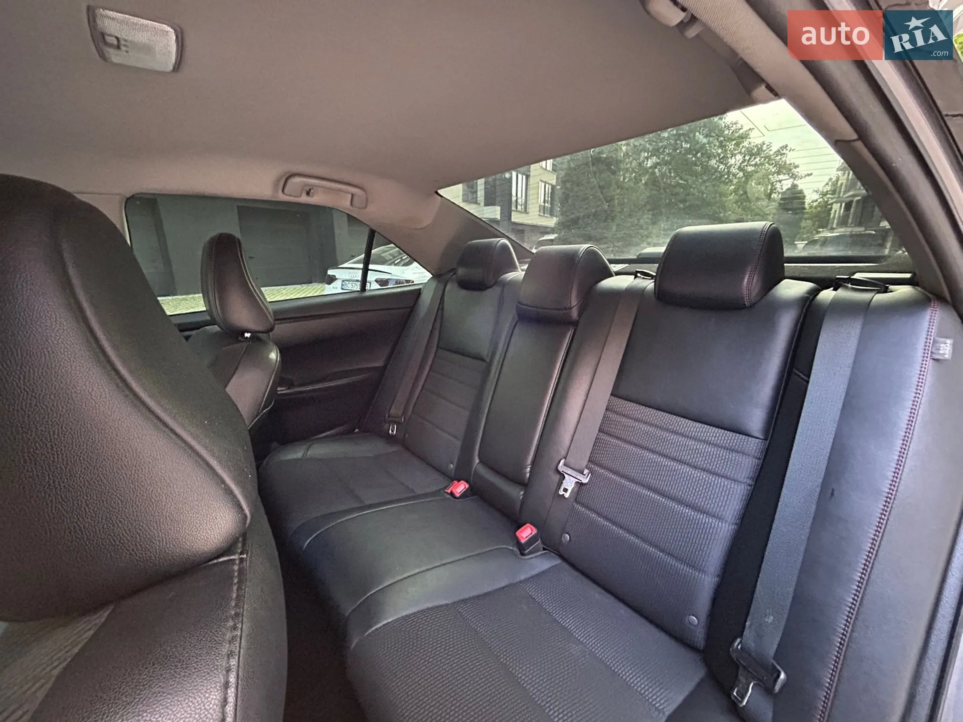 2016 Toyota Camry - мініатюра 24