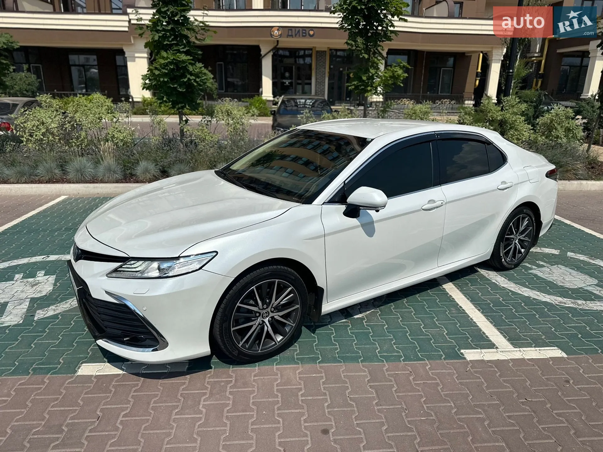 2021 Toyota Camry - мініатюра 3