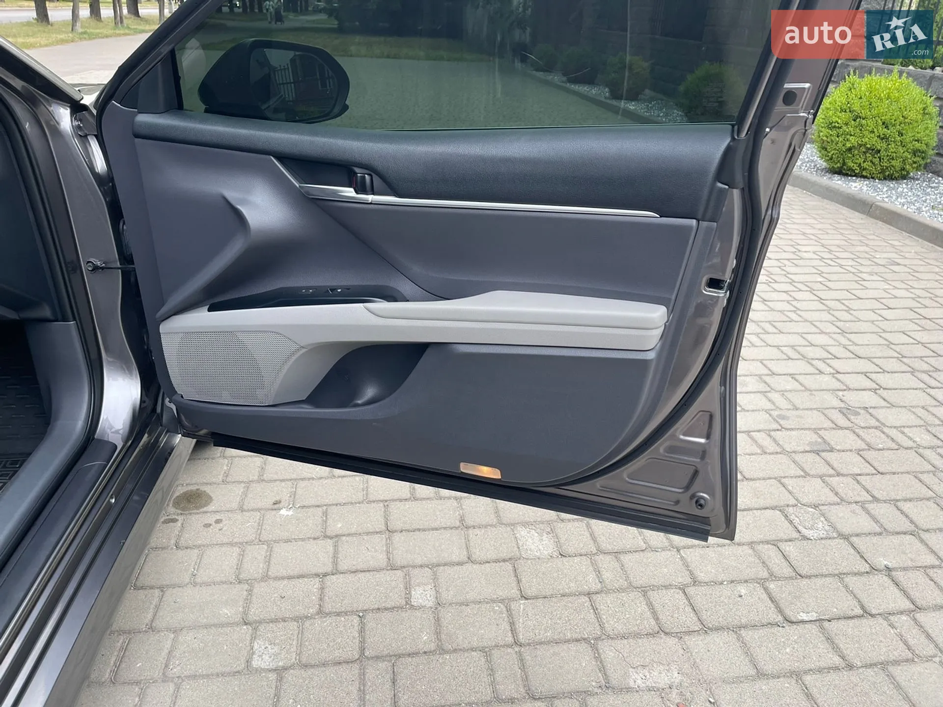 2017 Toyota Camry - мініатюра 30