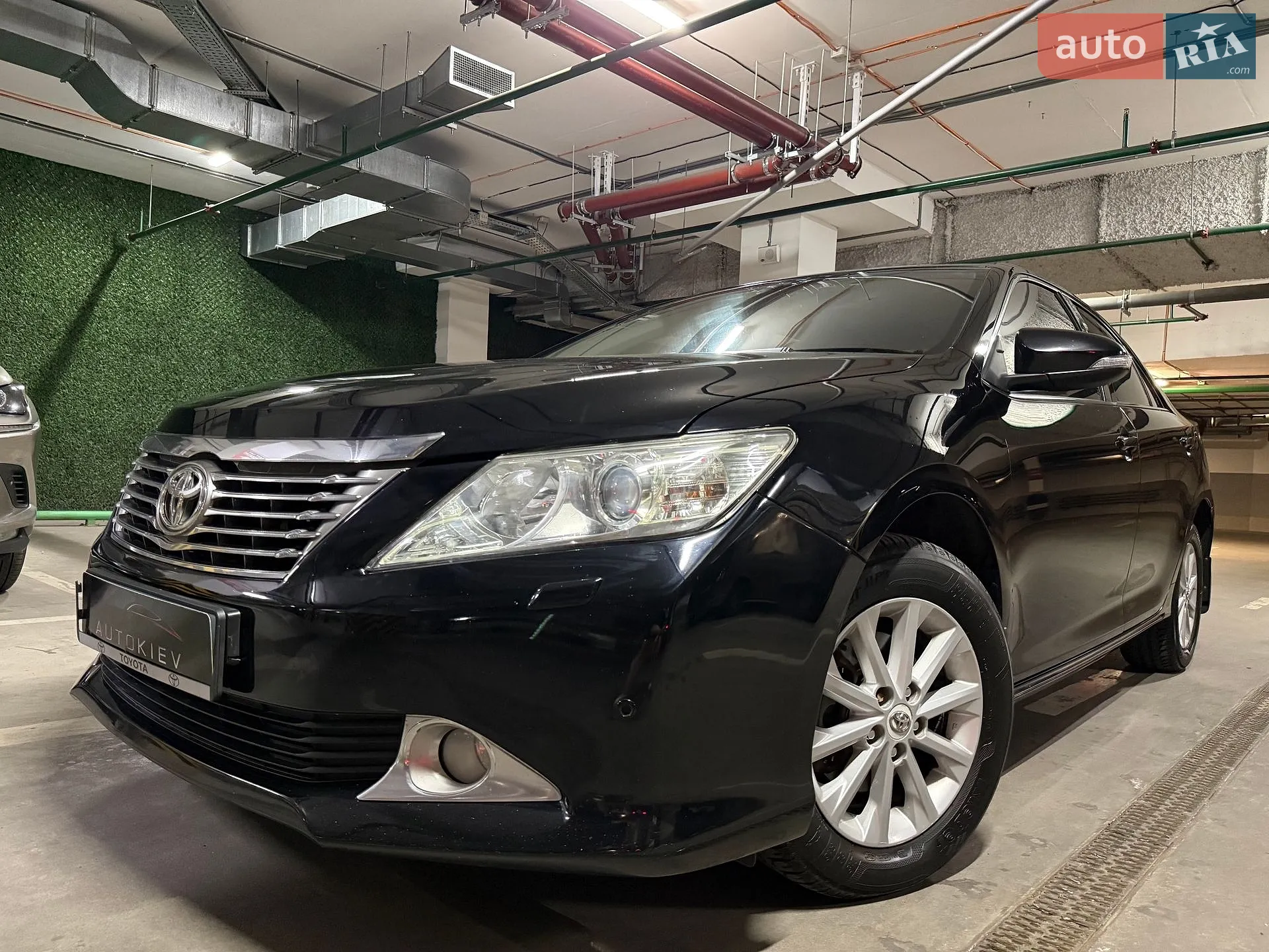 2011 Toyota Camry - фото 1