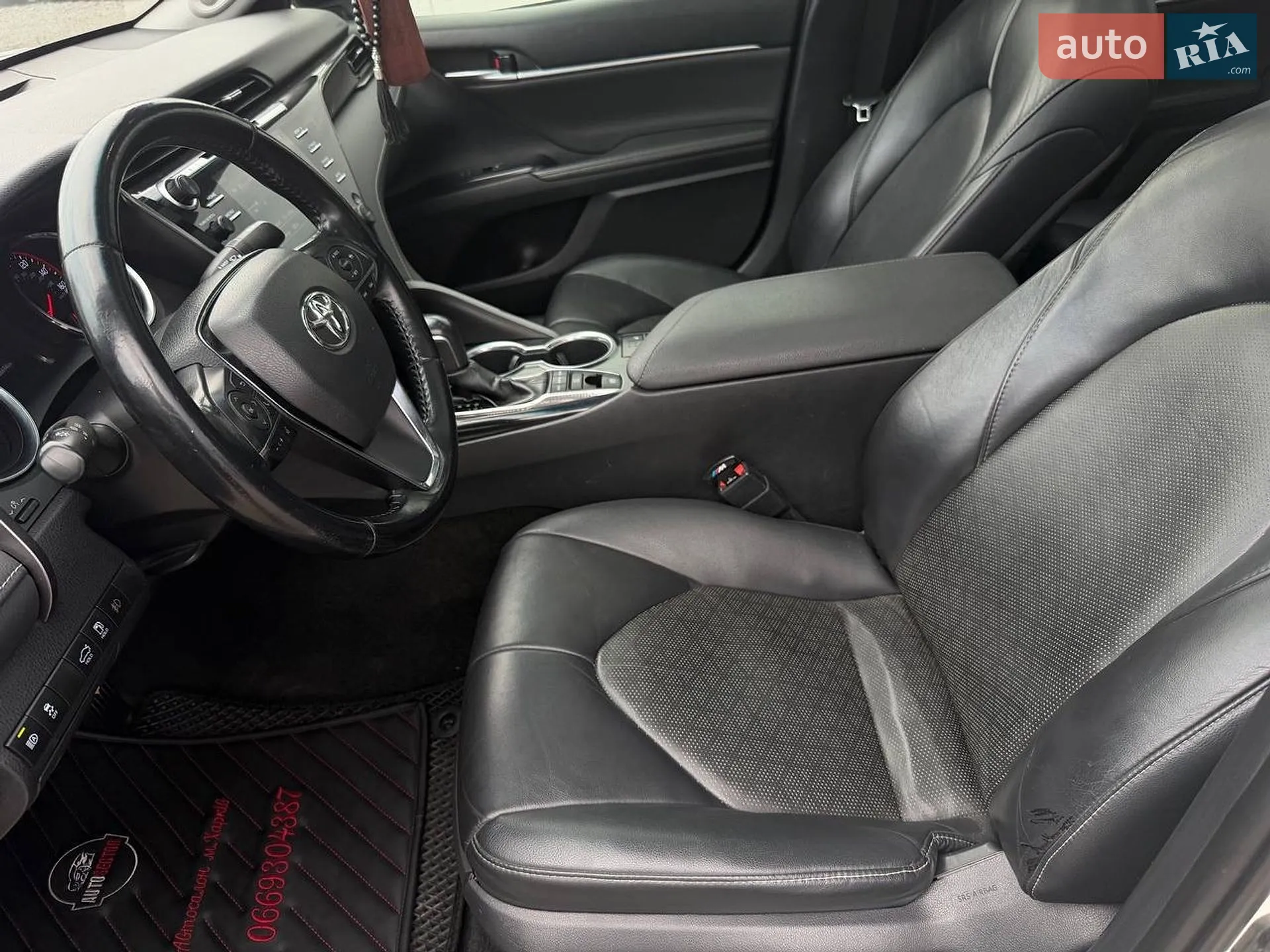 2018 Toyota Camry - мініатюра 16