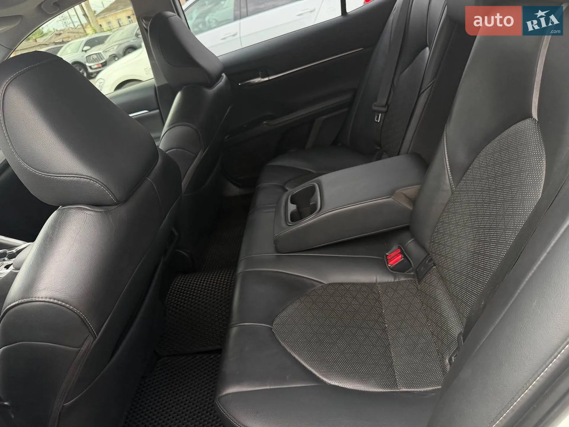 2018 Toyota Camry - мініатюра 25