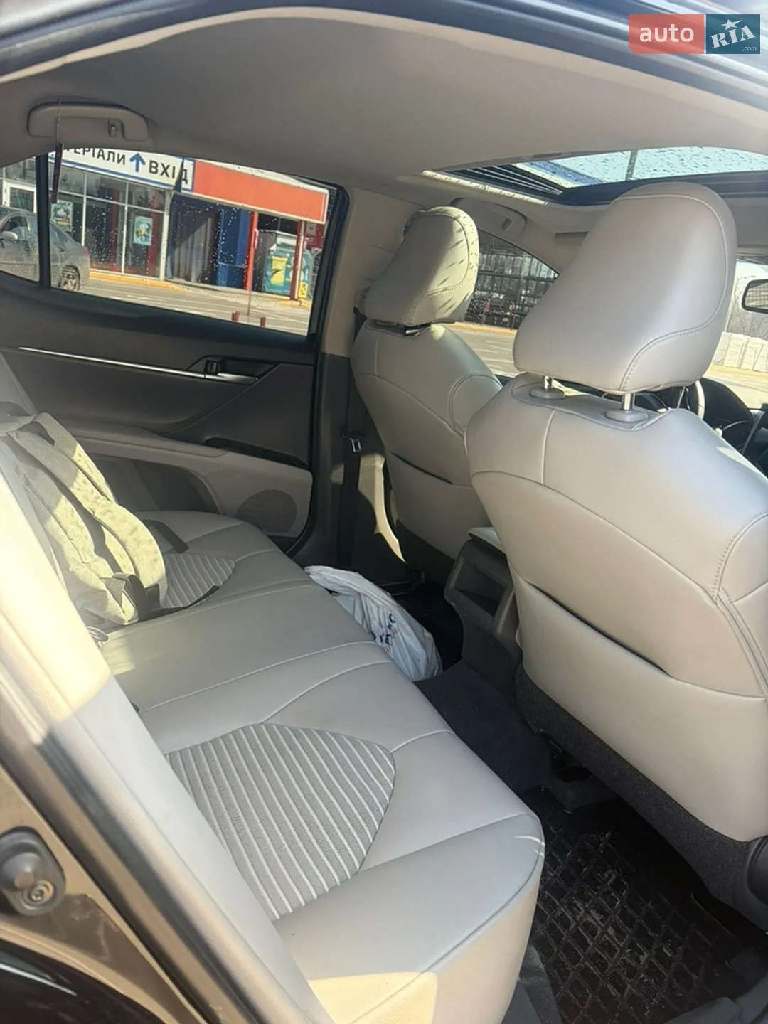 2018 Toyota Camry - мініатюра 3