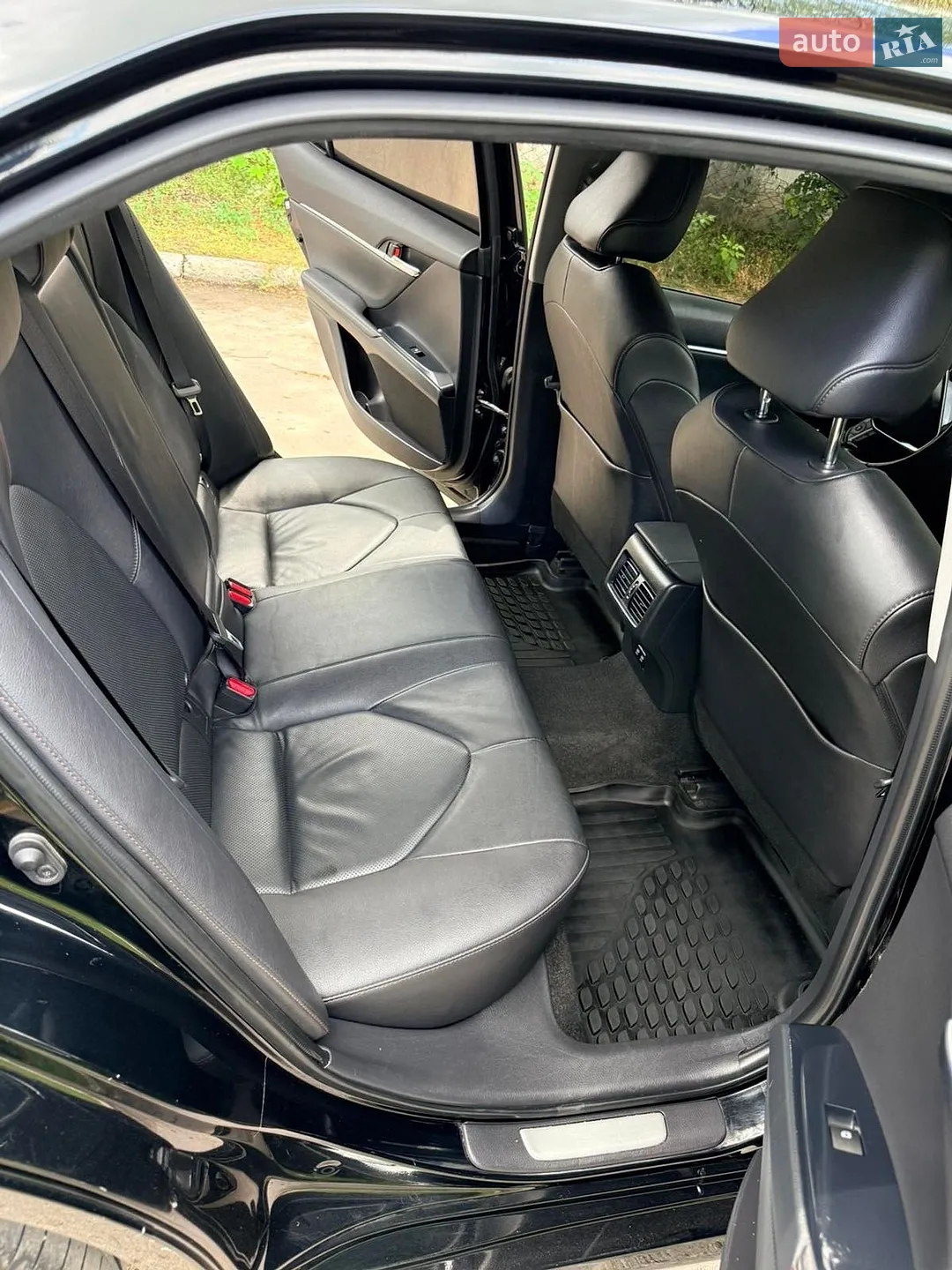 2019 Toyota Camry - мініатюра 18