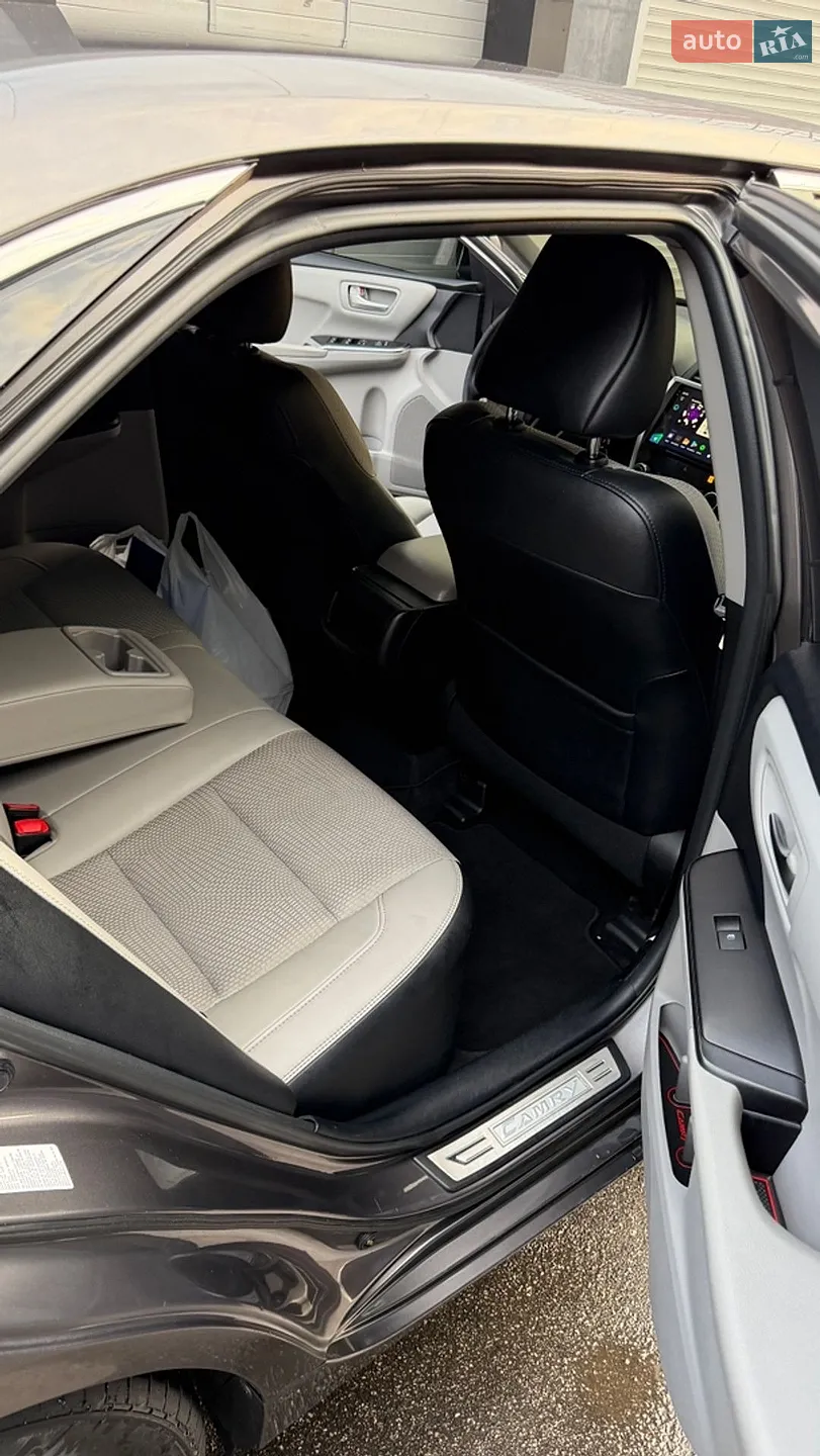 2017 Toyota Camry - мініатюра 16