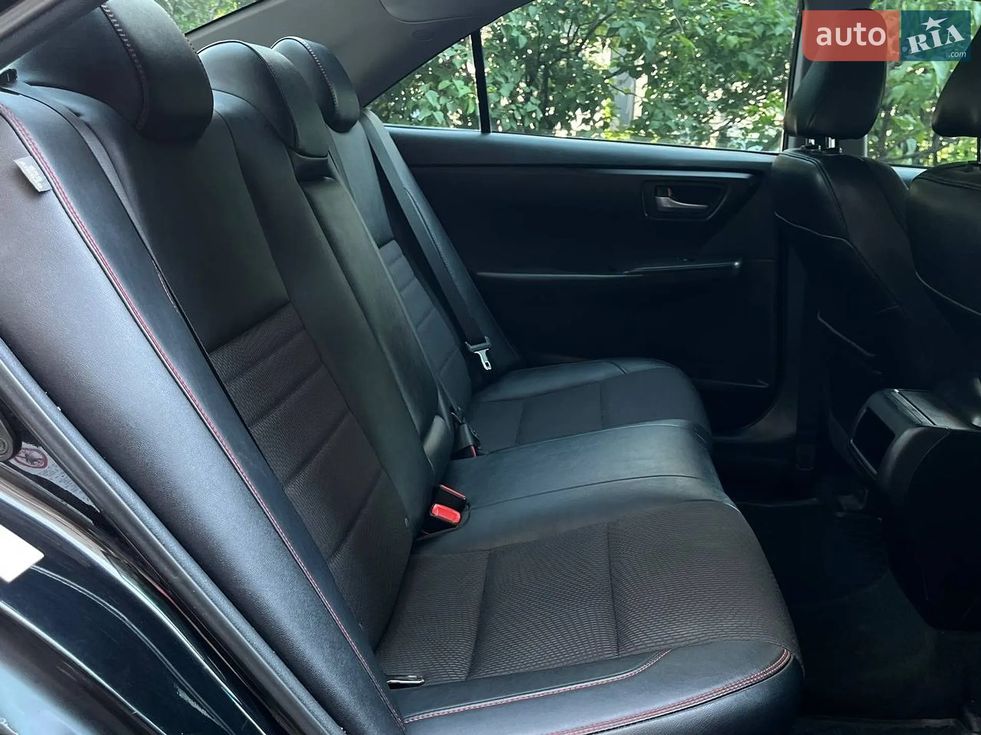 2016 Toyota Camry - мініатюра 11