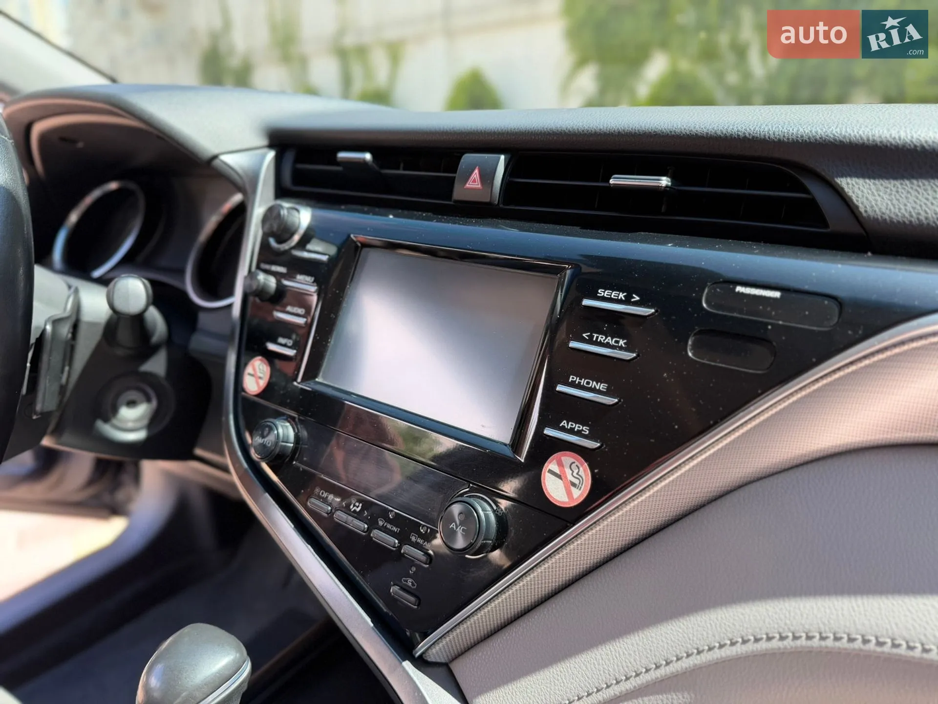 2018 Toyota Camry - мініатюра 16