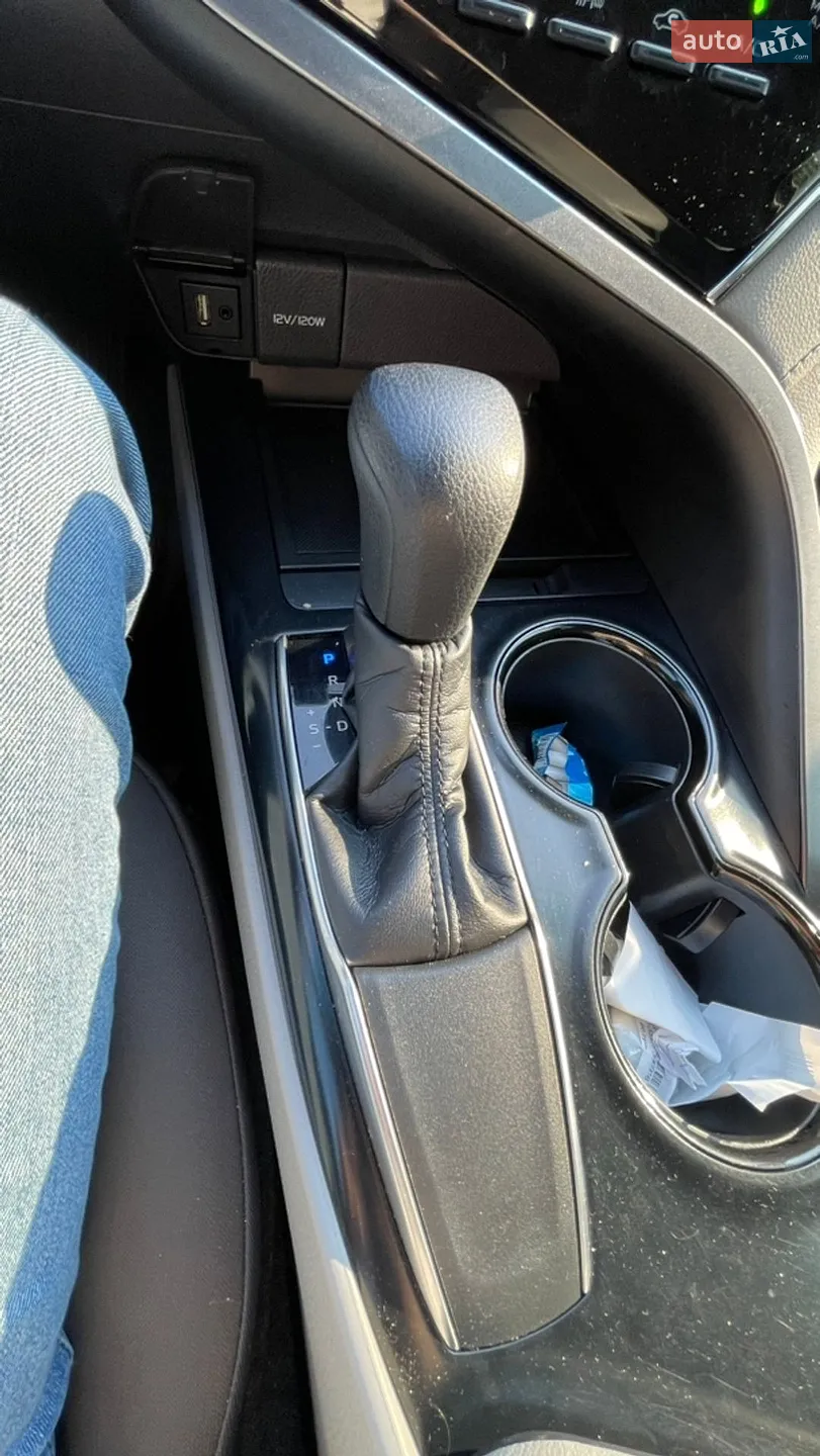 2018 Toyota Camry - мініатюра 17
