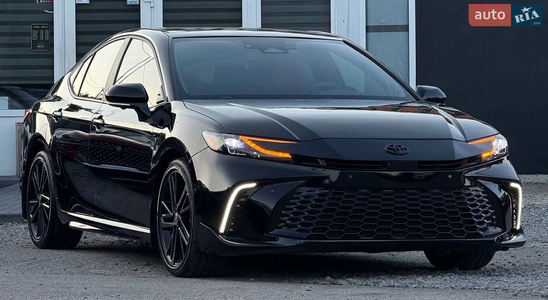 2025 Toyota Camry - мініатюра 11