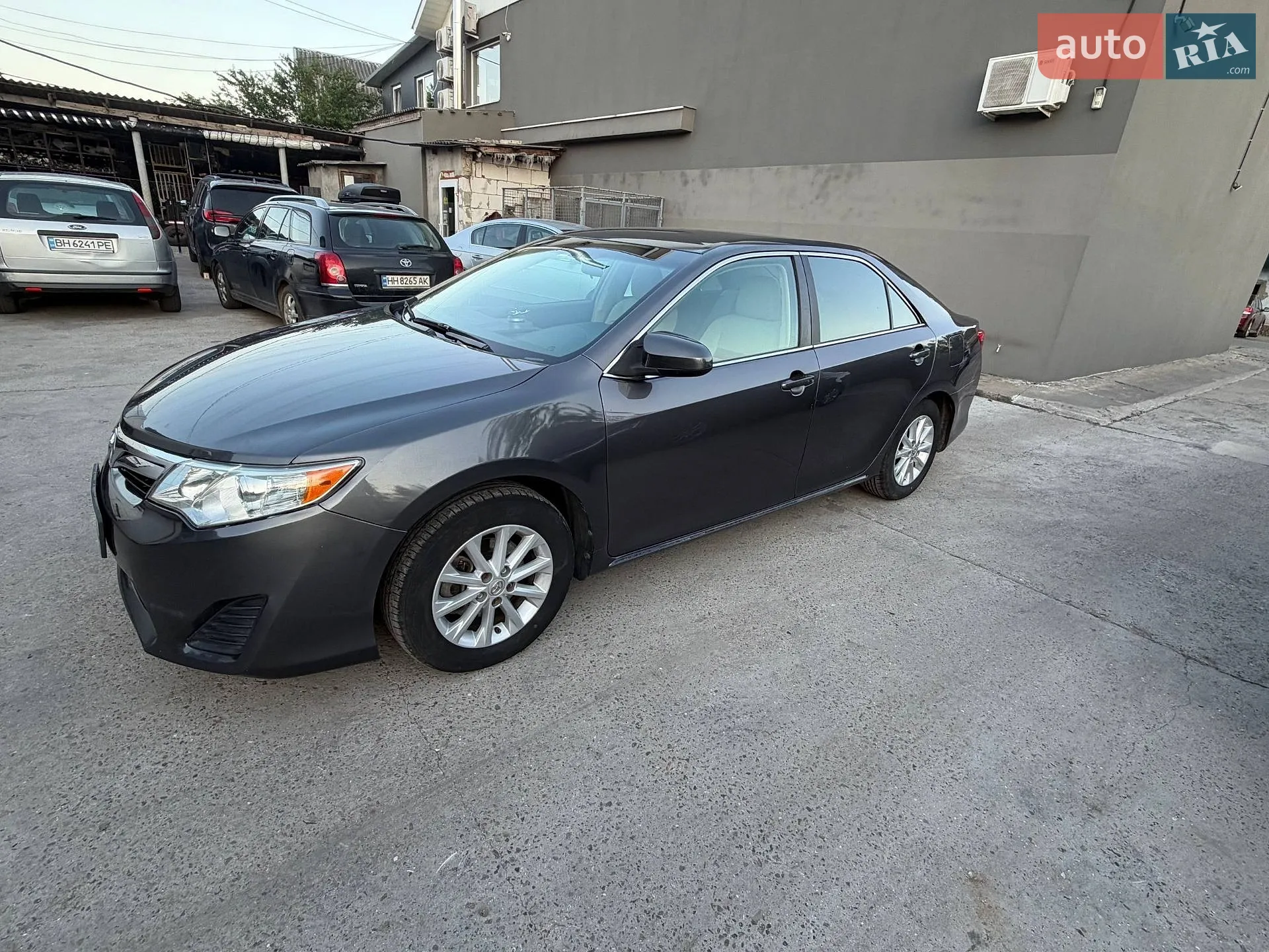 2014 Toyota Camry - фото 1
