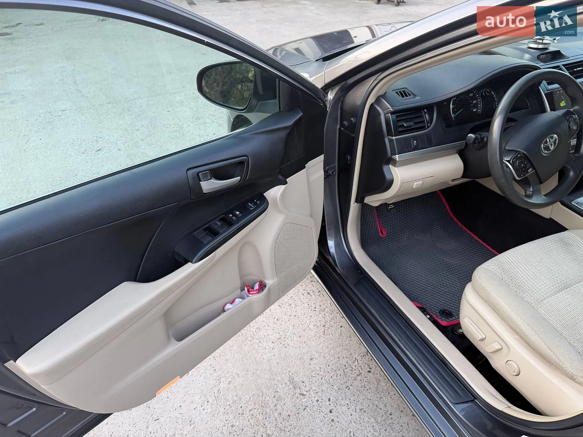 2014 Toyota Camry - мініатюра 11