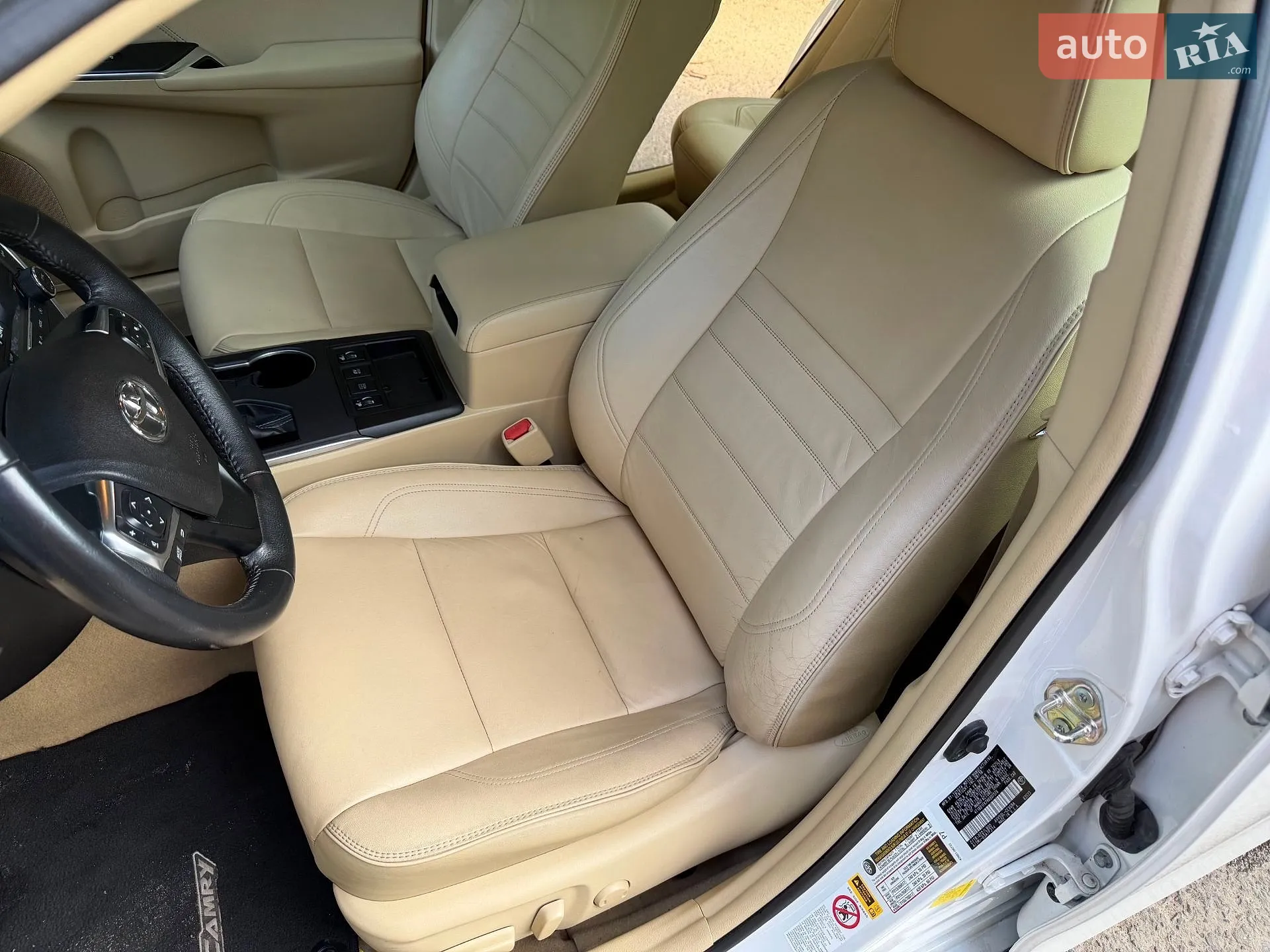 2016 Toyota Camry - мініатюра 19