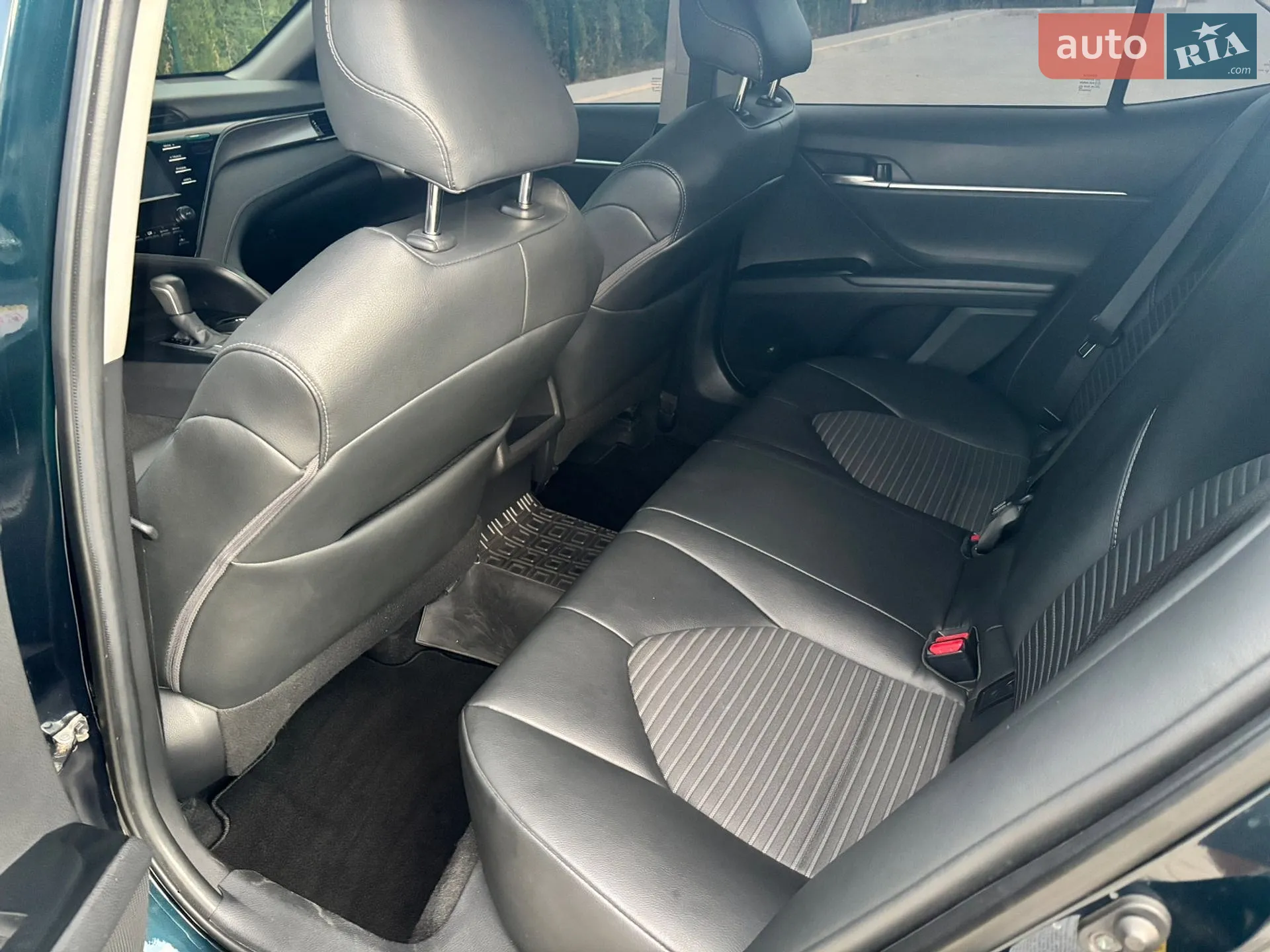 2019 Toyota Camry - мініатюра 16