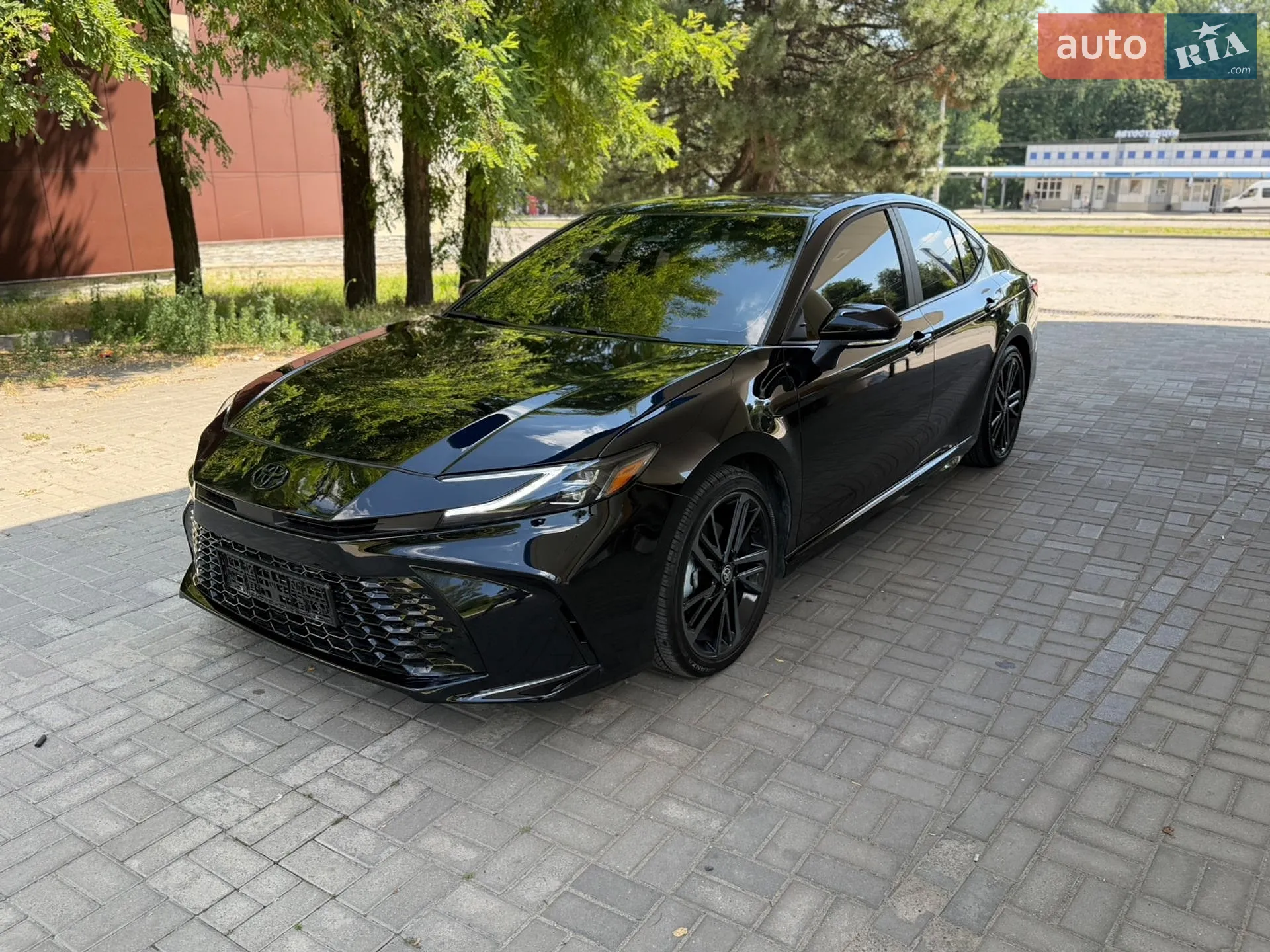 2025 Toyota Camry - мініатюра 2