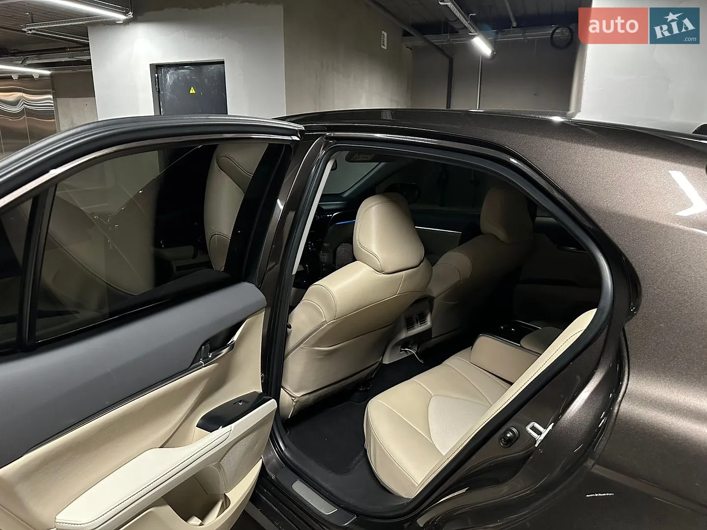 2018 Toyota Camry - мініатюра 13