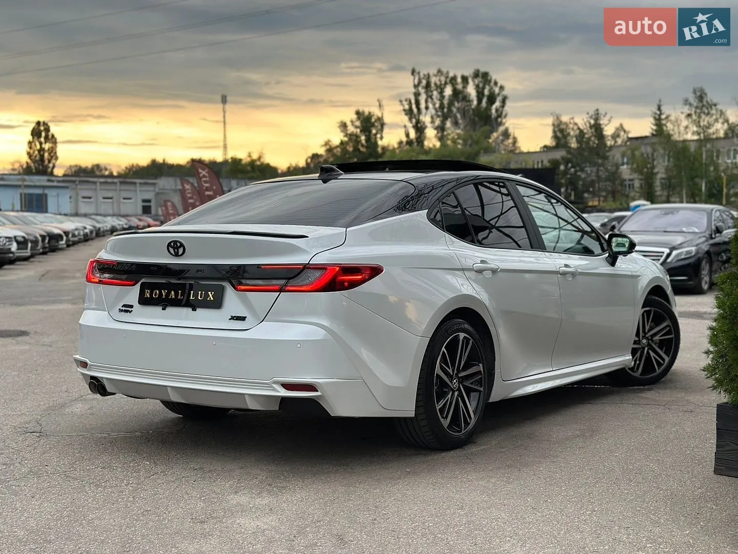 2025 Toyota Camry - мініатюра 2