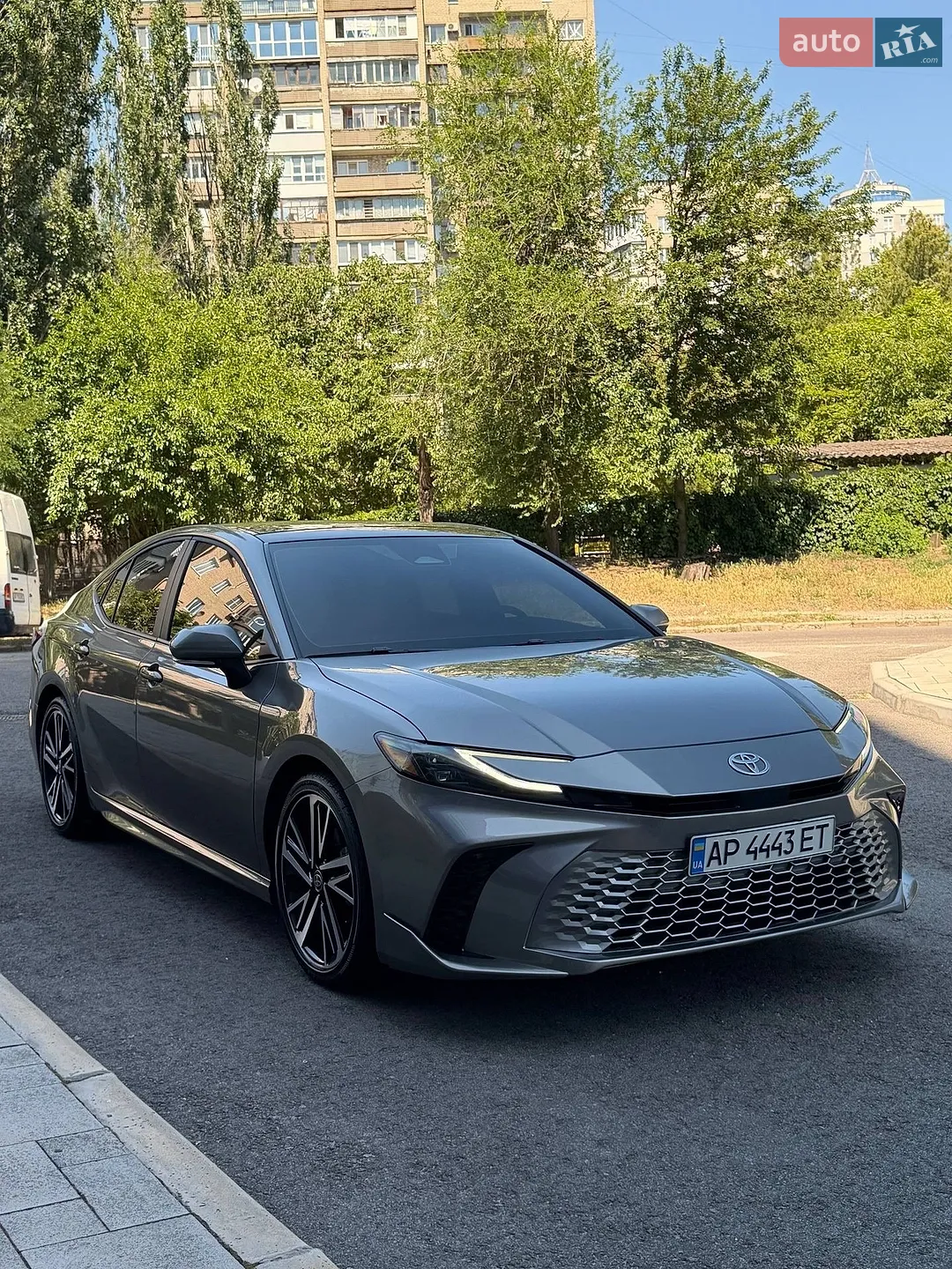 2025 Toyota Camry - фото 1
