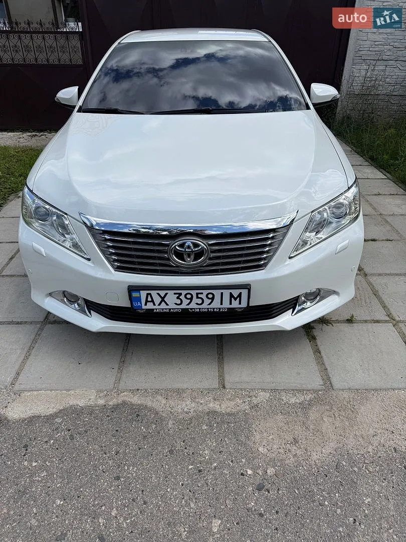 2014 Toyota Camry - мініатюра 2