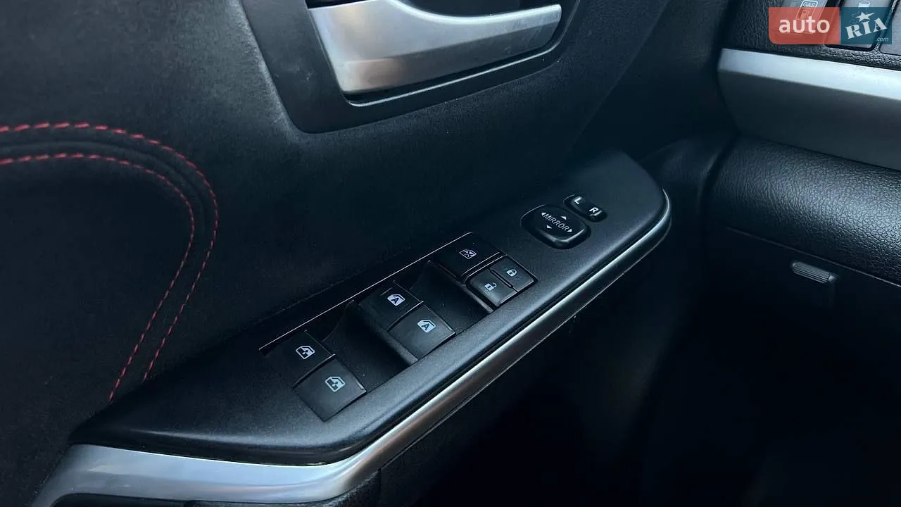 2016 Toyota Camry - мініатюра 16