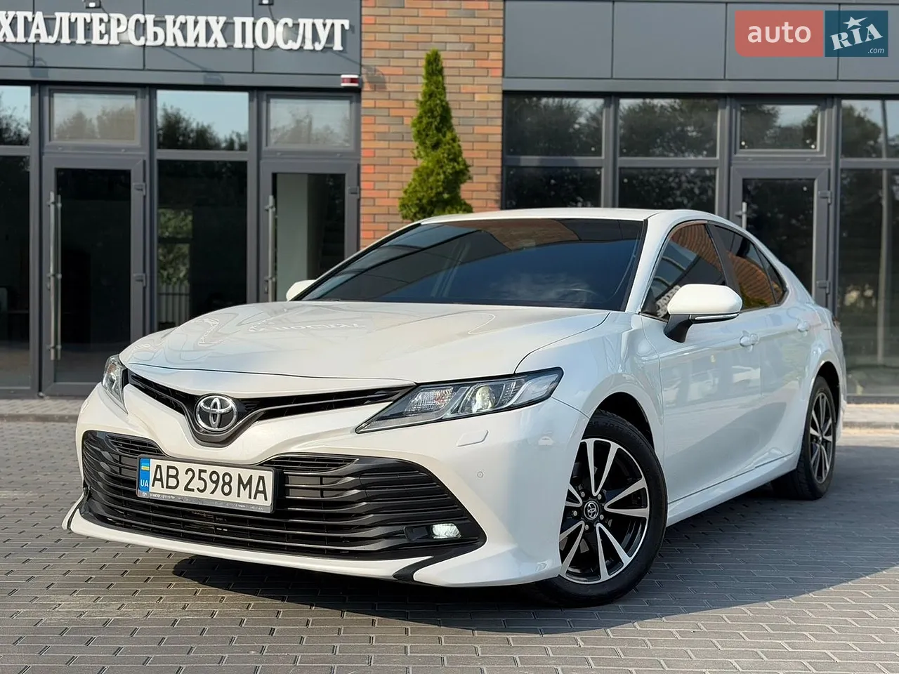 2016 Toyota Camry - мініатюра 18