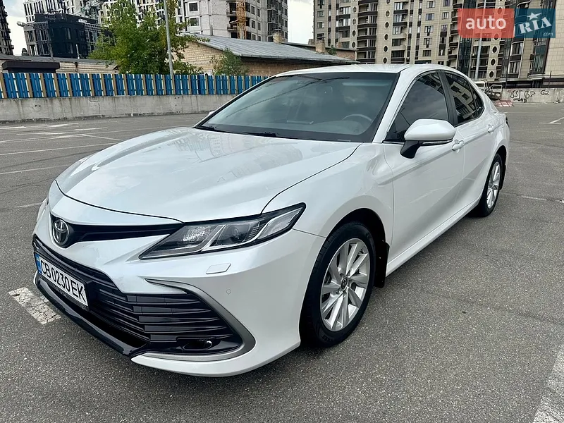 Toyota Camry 2021