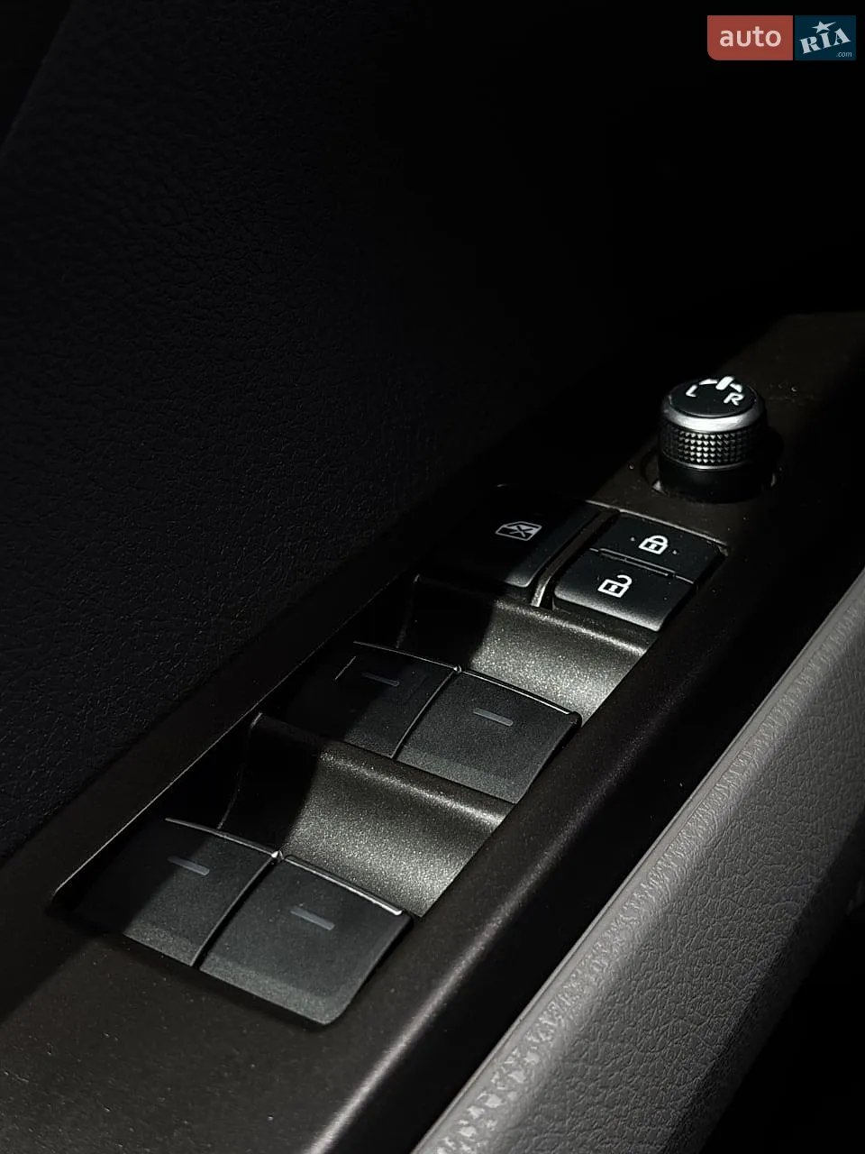2021 Toyota Camry - мініатюра 35