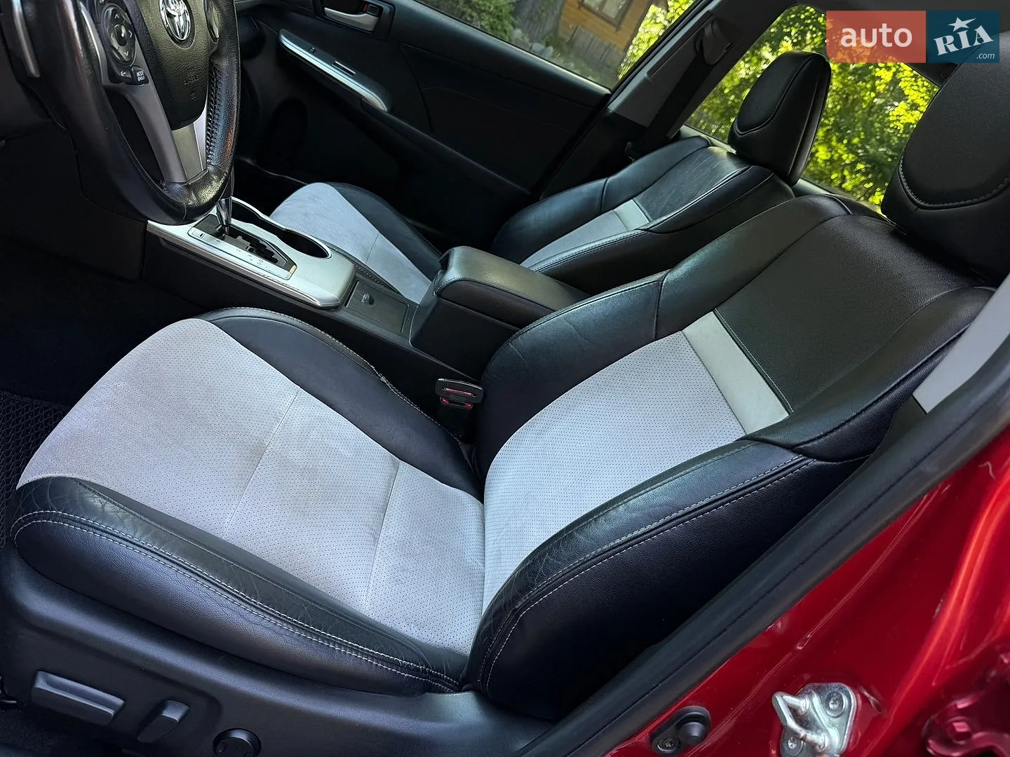 2013 Toyota Camry - мініатюра 30