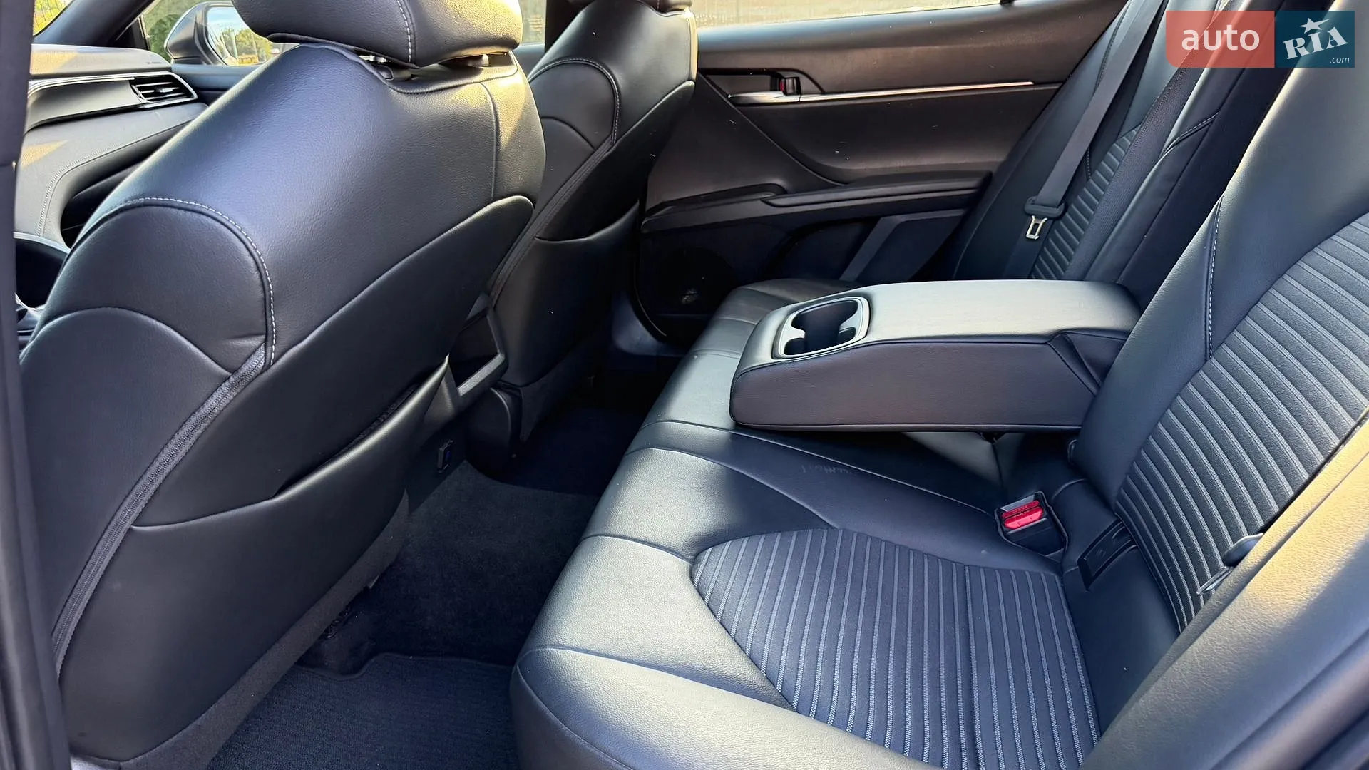 2021 Toyota Camry - мініатюра 25