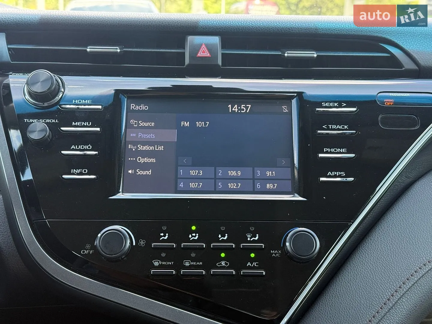 2018 Toyota Camry - мініатюра 20