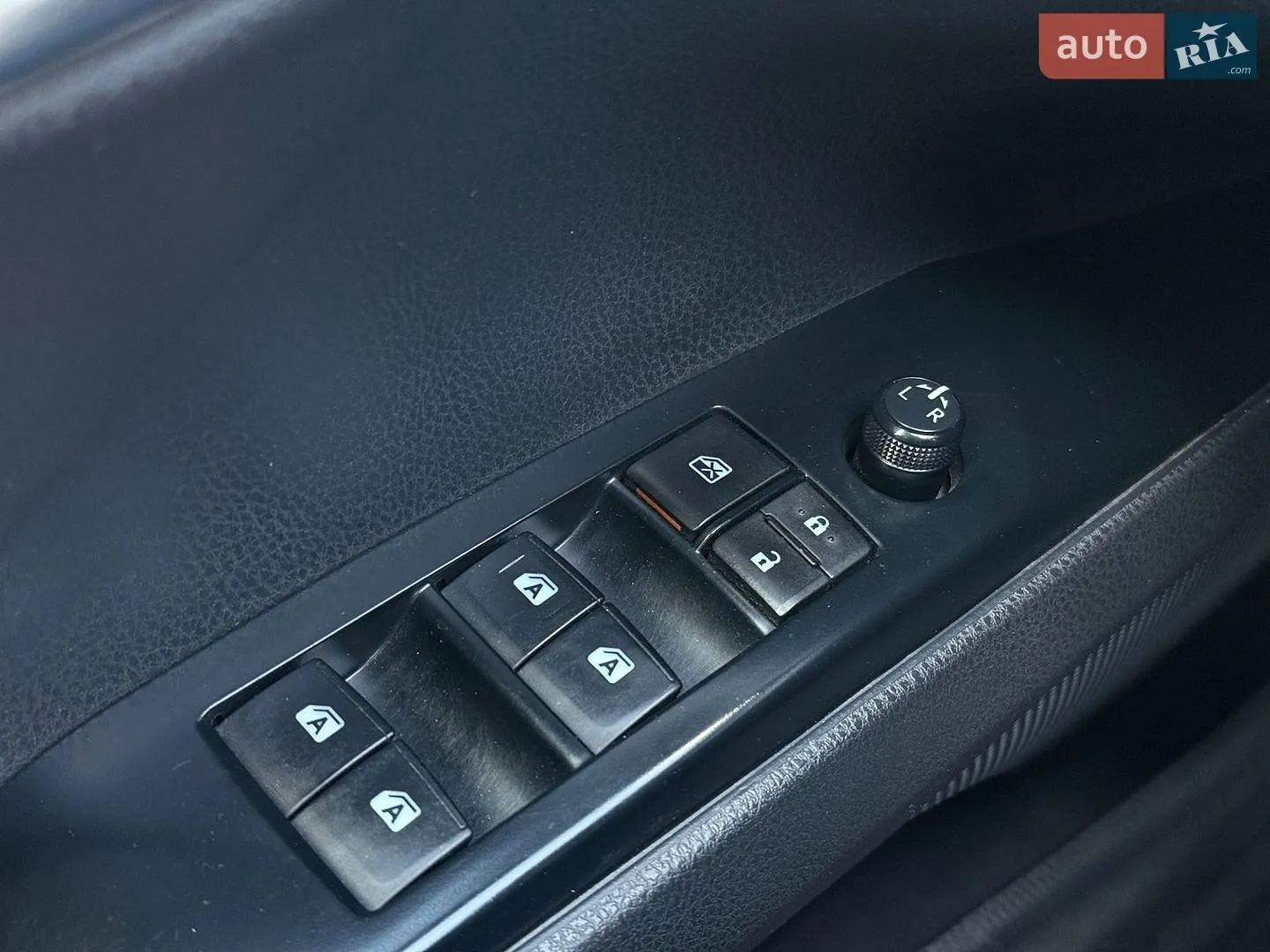 2018 Toyota Camry - мініатюра 29