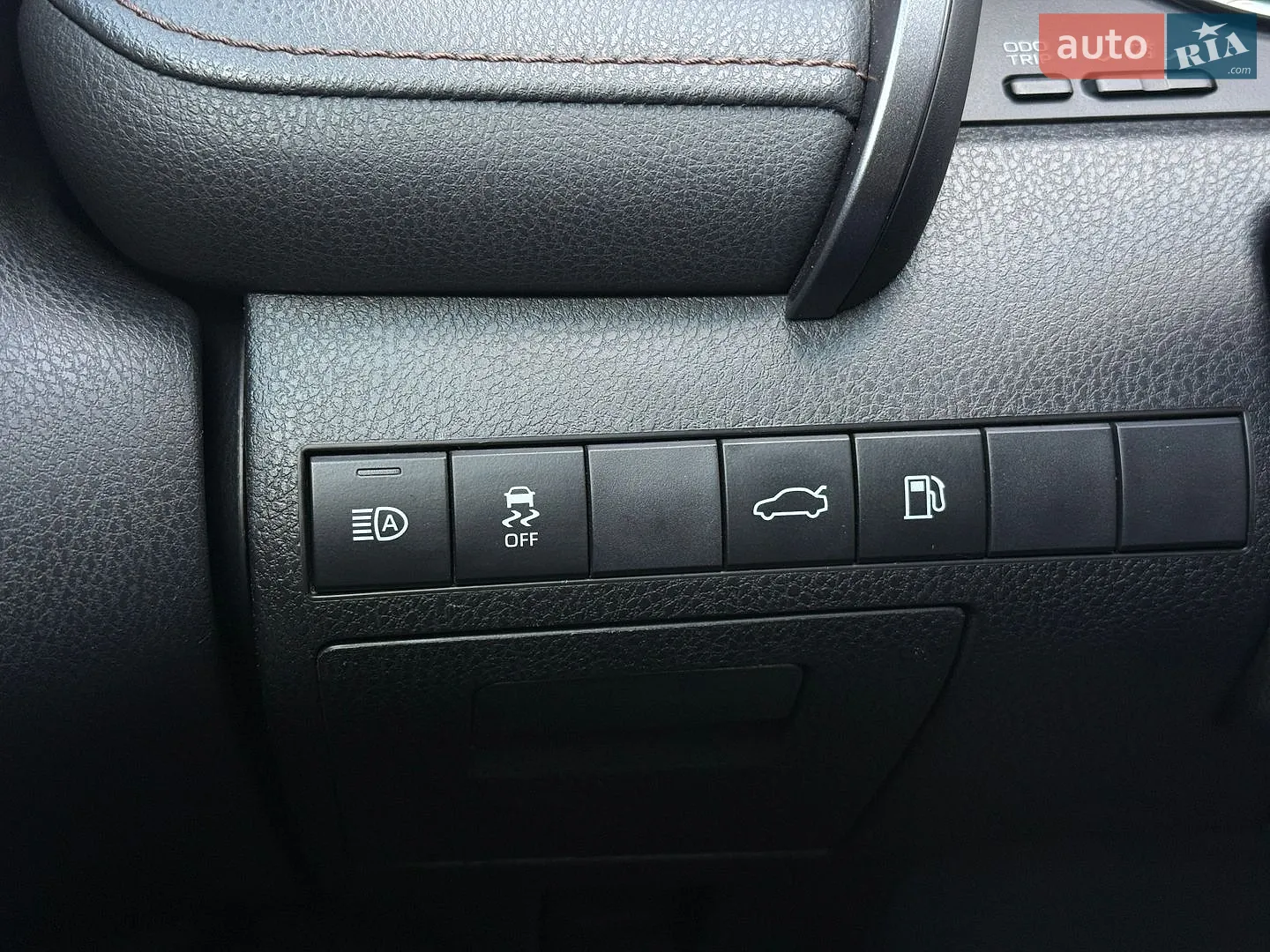 2018 Toyota Camry - мініатюра 28