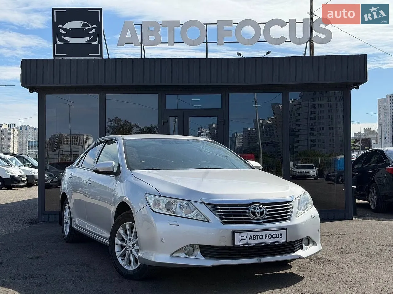 2012 Toyota Camry - фото 1
