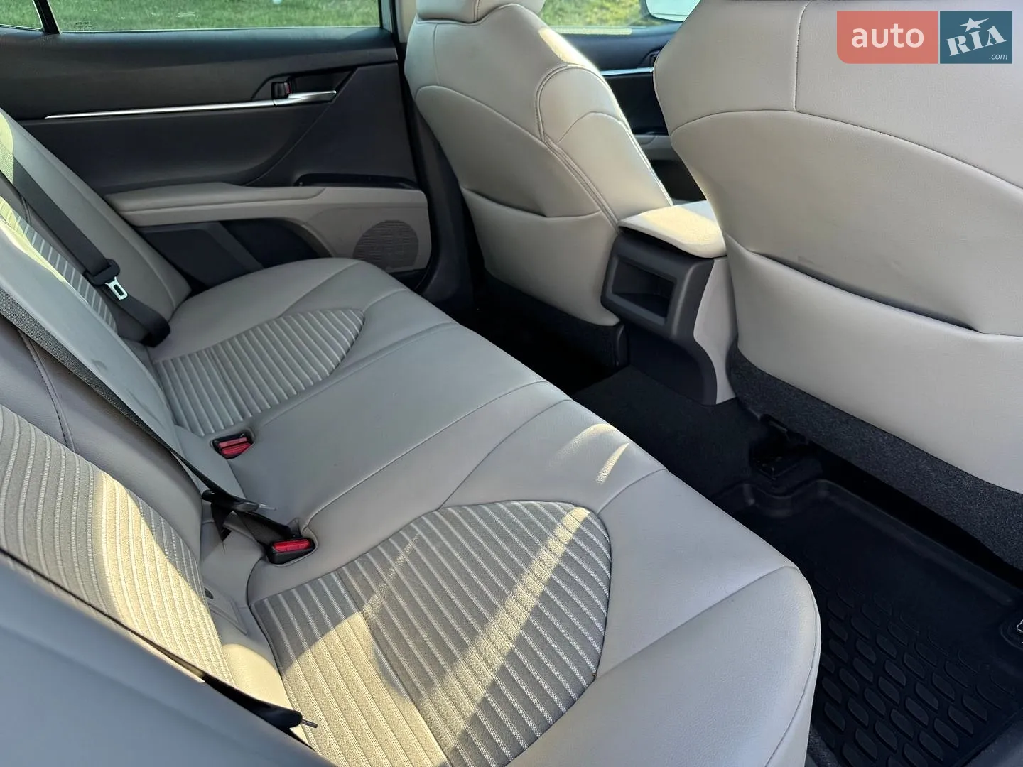 2021 Toyota Camry - мініатюра 18