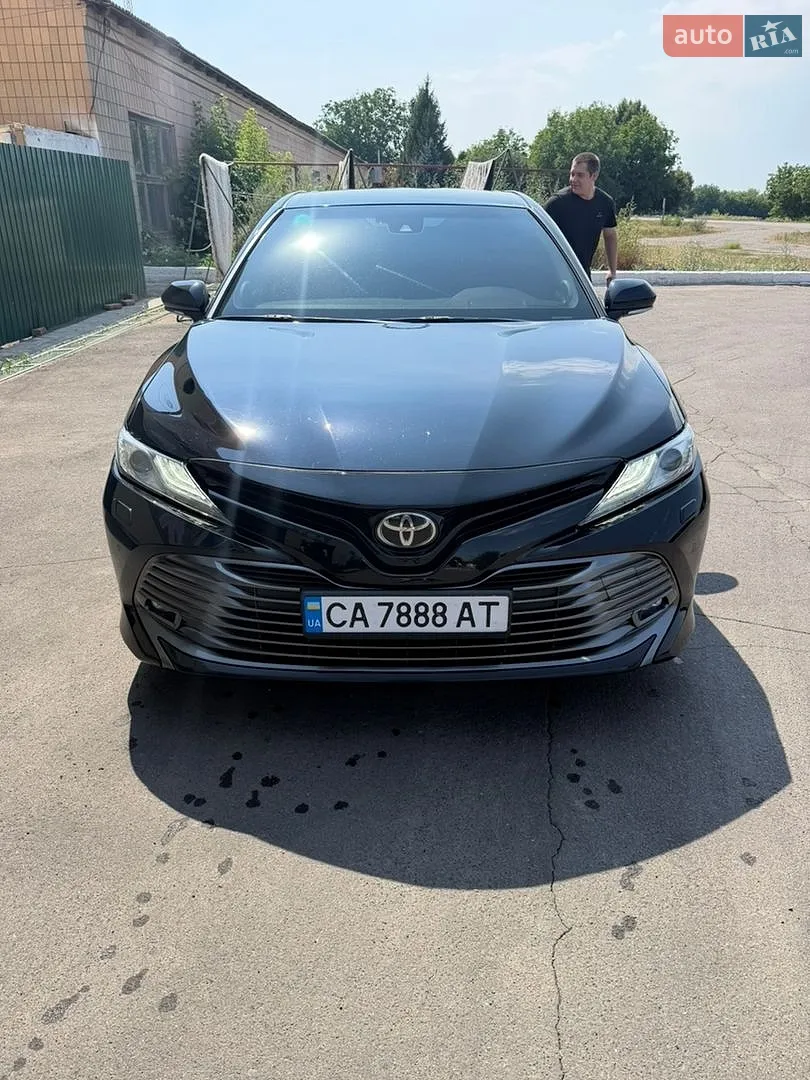 2017 Toyota Camry - фото 1