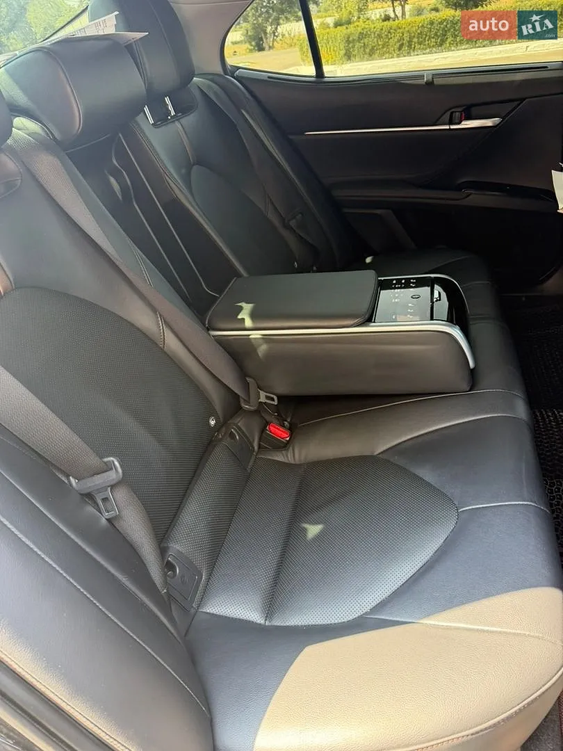 2017 Toyota Camry - мініатюра 16