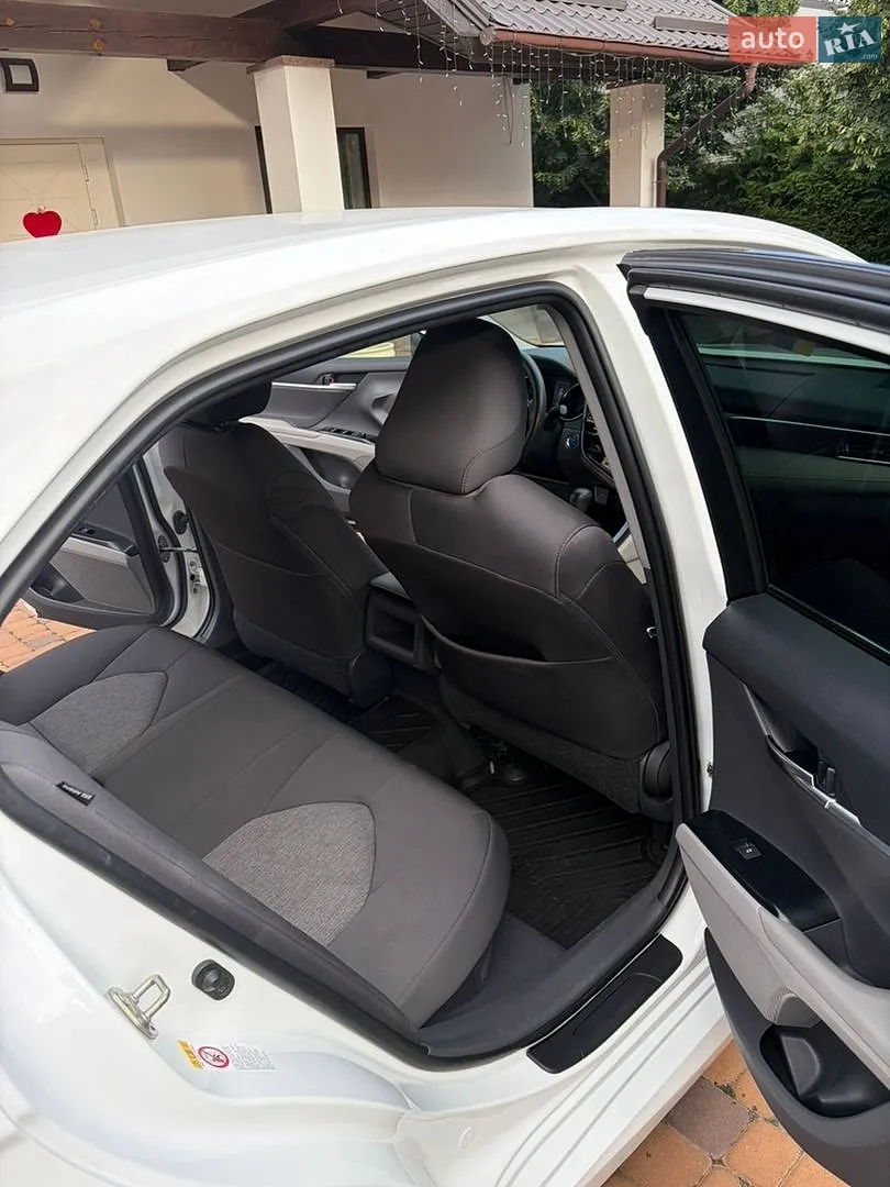 2018 Toyota Camry - мініатюра 12