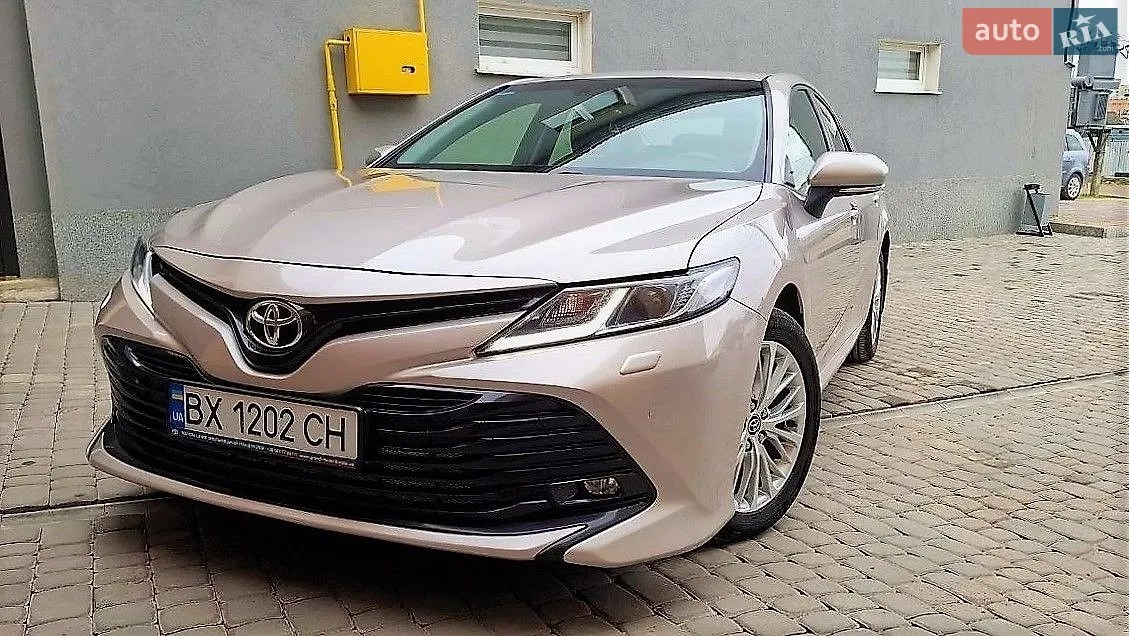 2017 Toyota Camry - фото 1