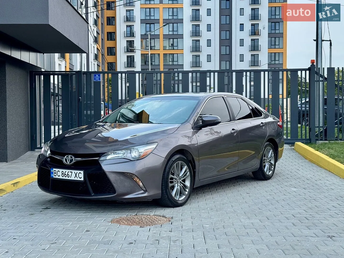 2016 Toyota Camry - мініатюра 2
