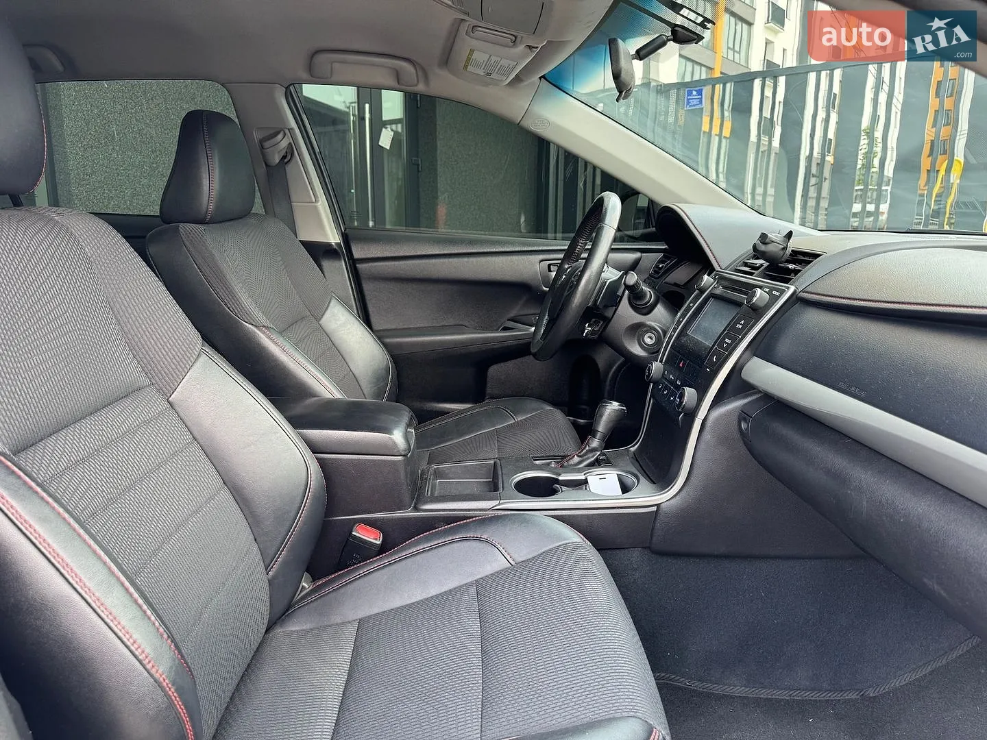 2016 Toyota Camry - мініатюра 15