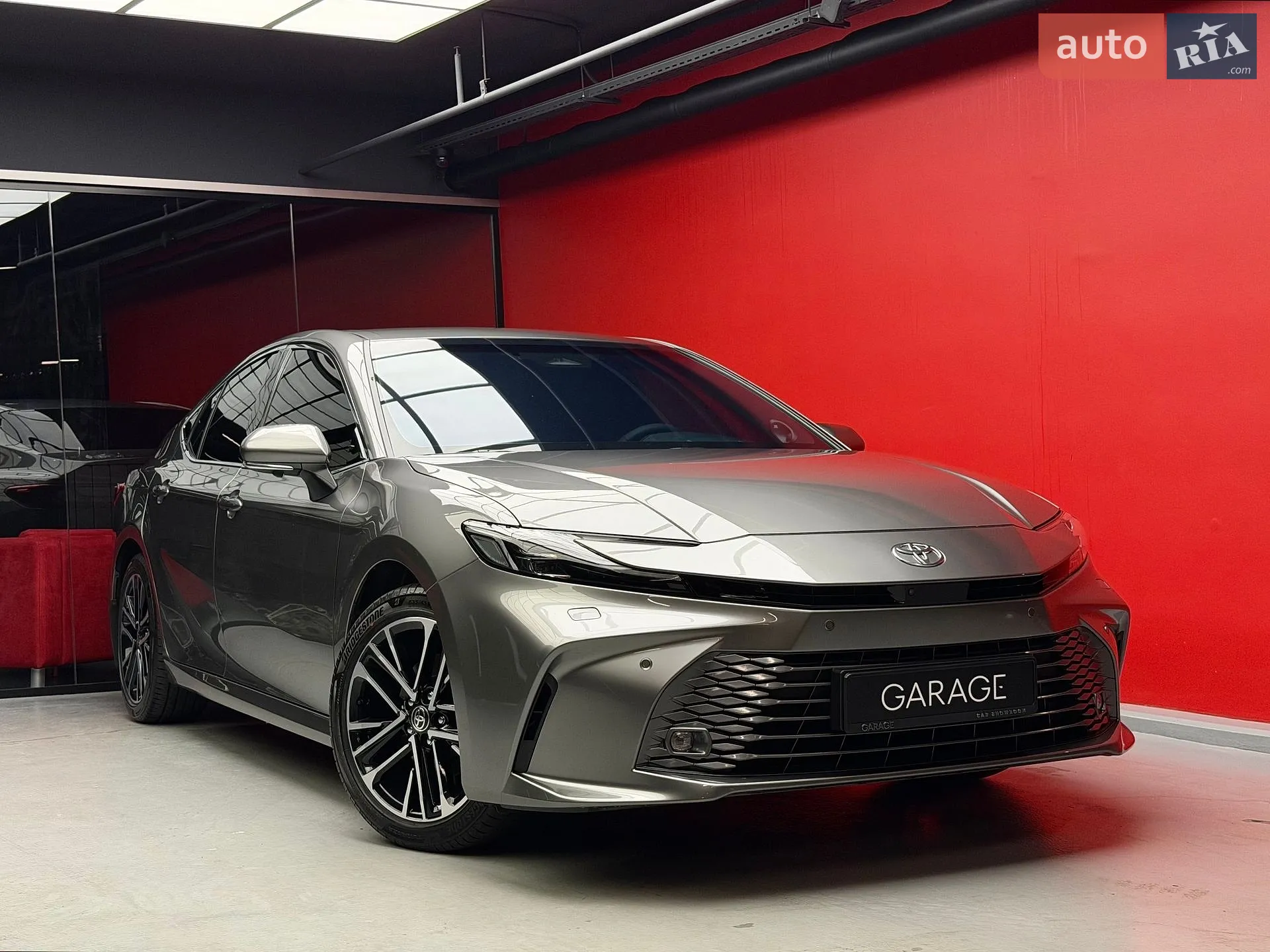 2025 Toyota Camry - фото 1