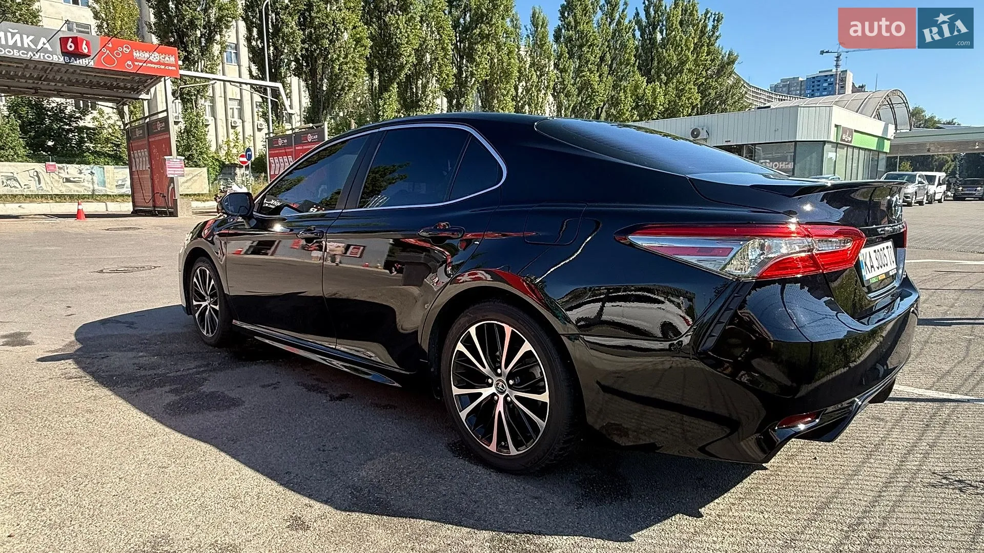 2018 Toyota Camry - мініатюра 2