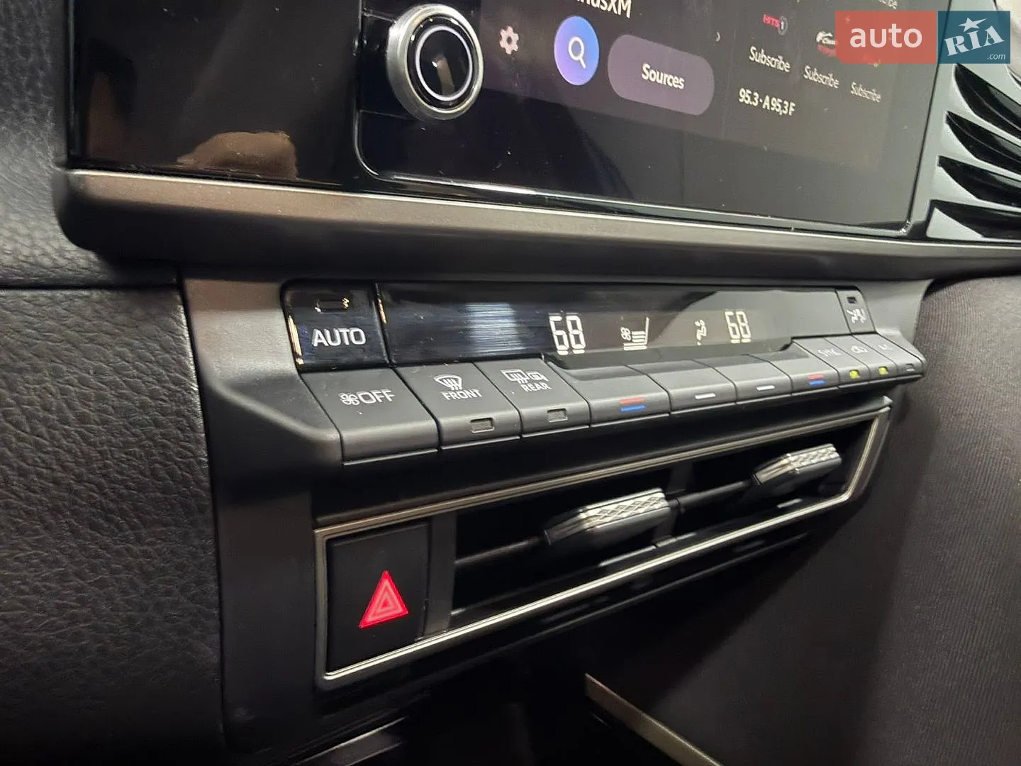 2025 Toyota Camry - мініатюра 19