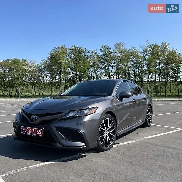 Toyota Camry 2021