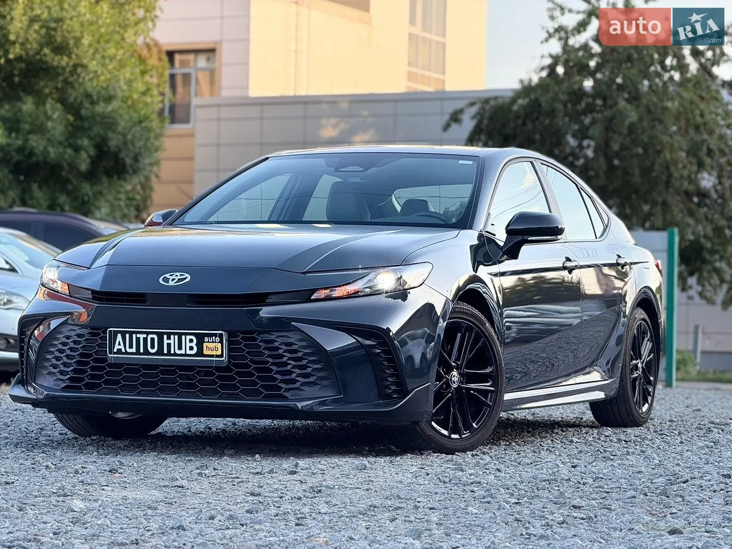 2025 Toyota Camry - мініатюра 2