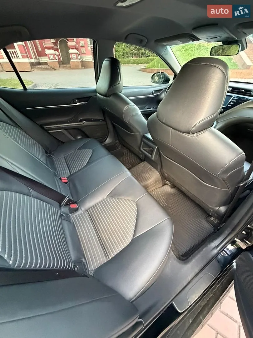 2017 Toyota Camry - мініатюра 14