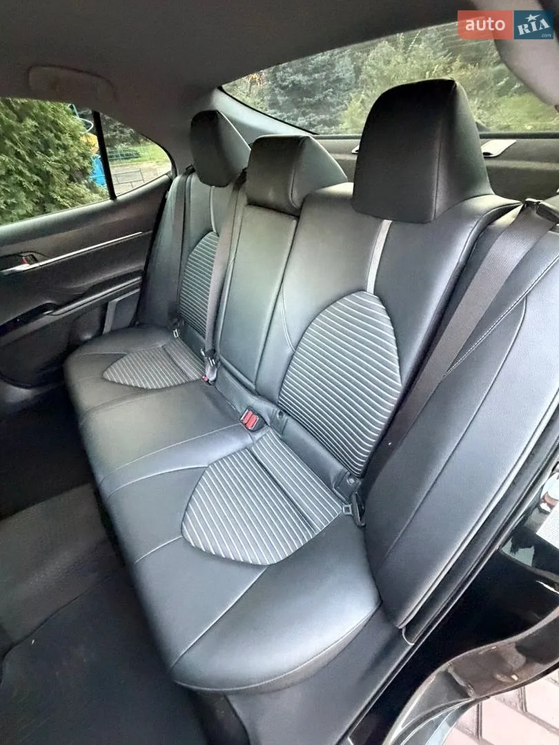 2017 Toyota Camry - мініатюра 21