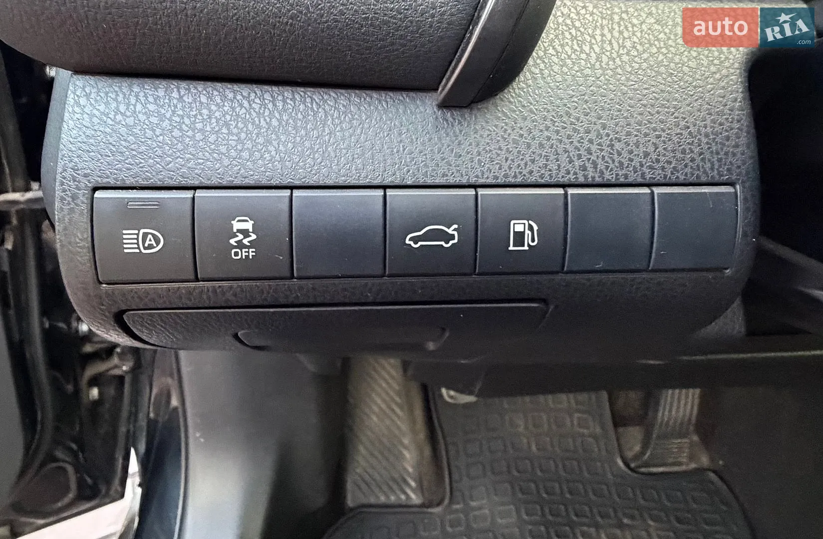 2017 Toyota Camry - мініатюра 30