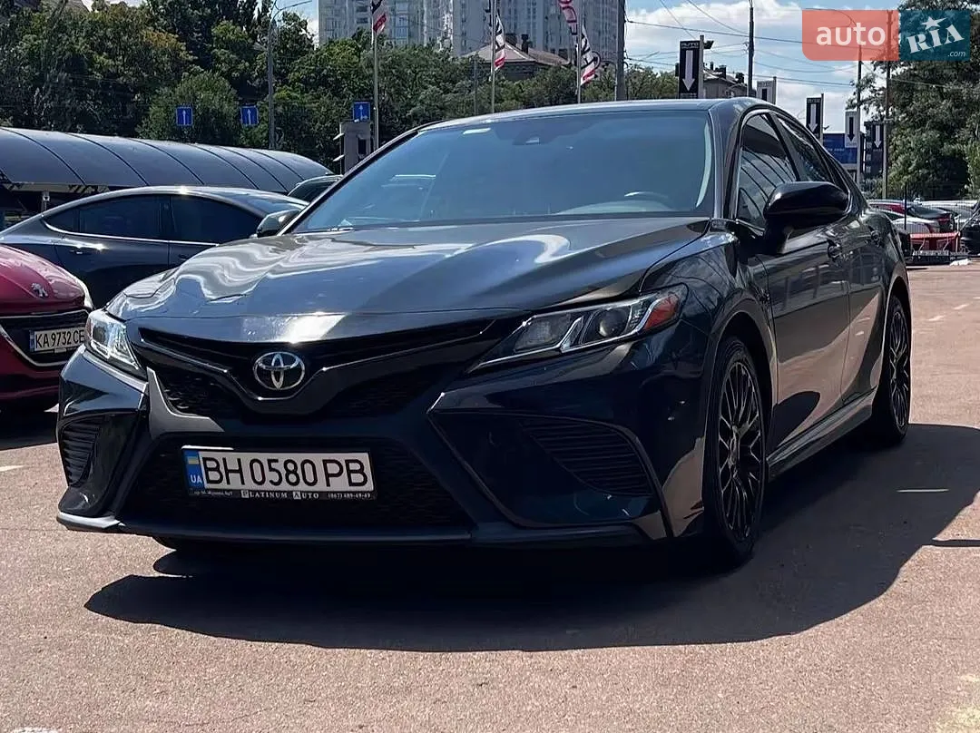 2018 Toyota Camry - мініатюра 3